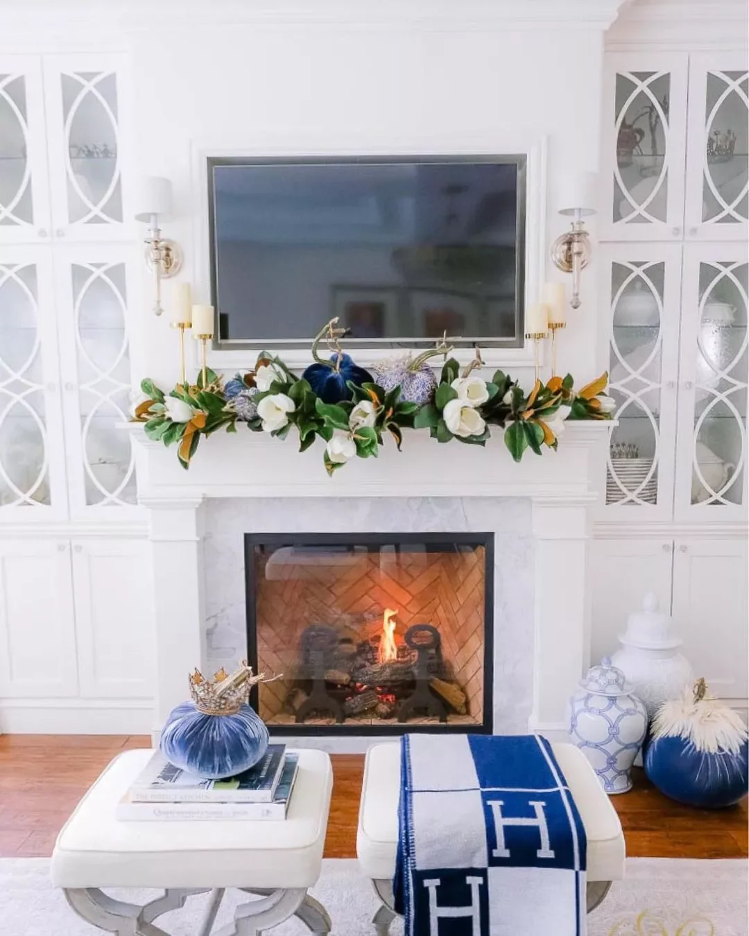 50 Stunning Fall Decorating Ideas That'll Make Your Home Feel Like Autumn Magic 4 A Break from Tradition