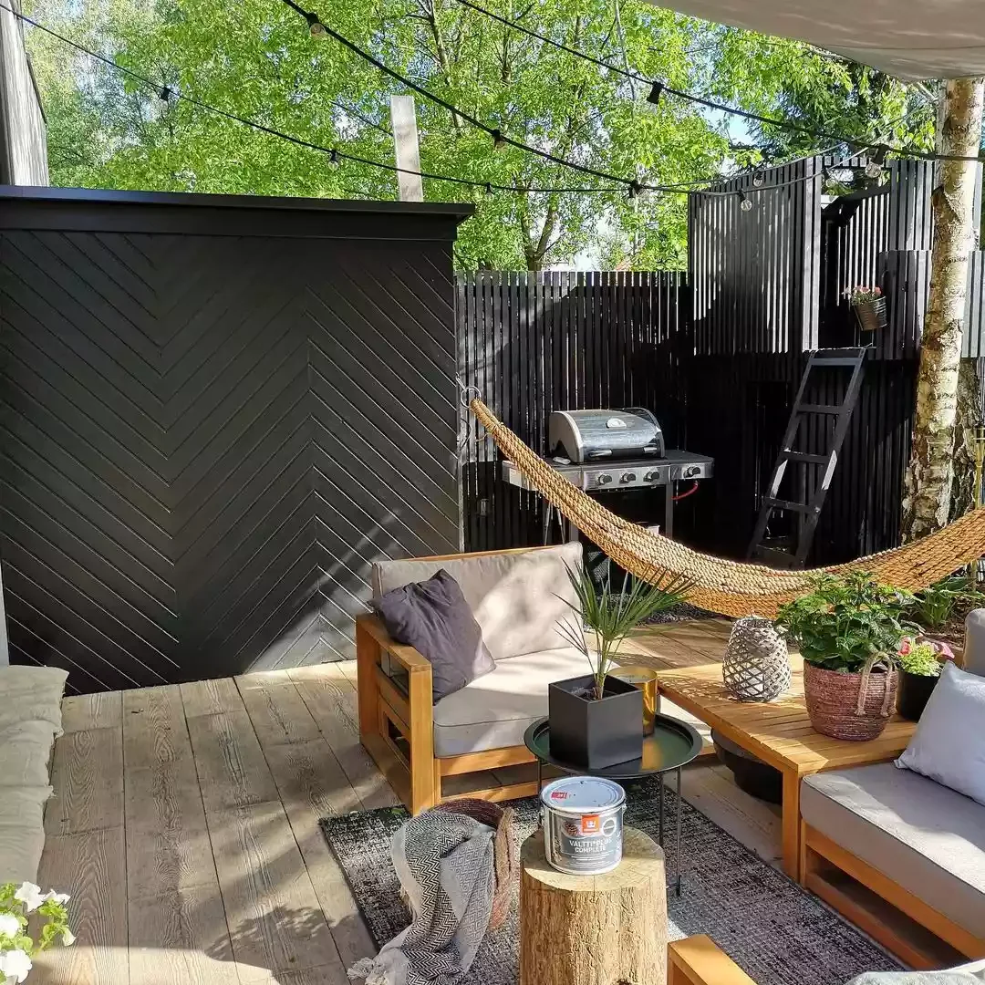 29 Stunning Backyard Hammock Ideas to Create Your Perfect Relaxation Retreat 5 A Casual Seating Ensemble