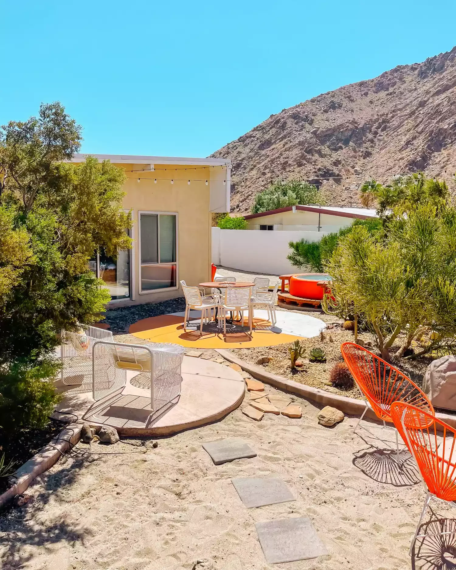 45 Beautiful Backyard Pathway Ideas to Transform Your Outdoor Space A Desert Backyard