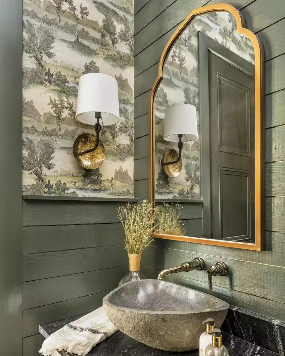 74 Amazing Bathroom Decorating Ideas That Will Transform Your Space 17 A Dramatic Color Palette