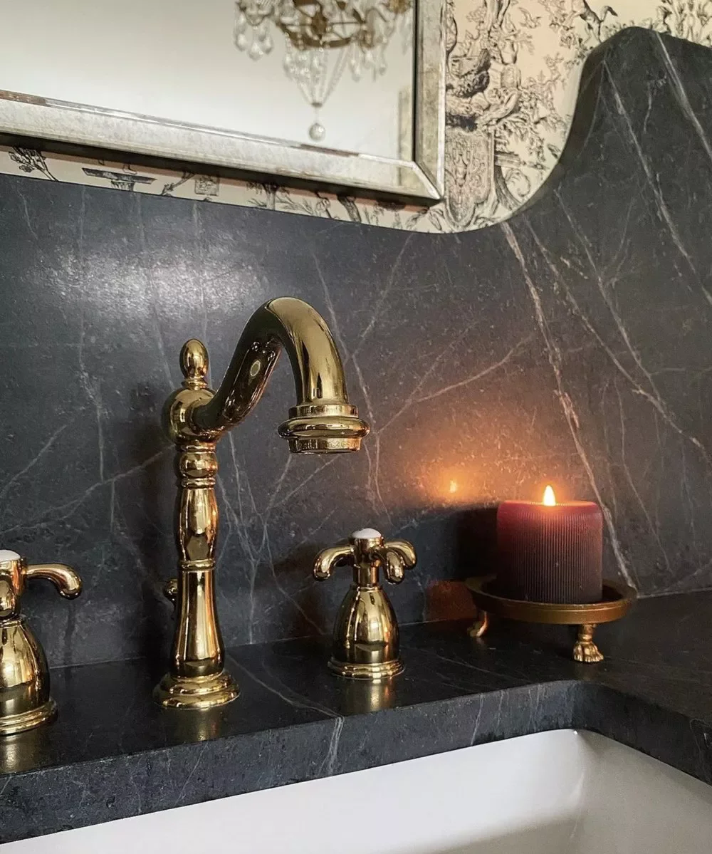 28 Creative Halloween Decorating Ideas You'll Want to Try Right Now 17 A Gothic Touch