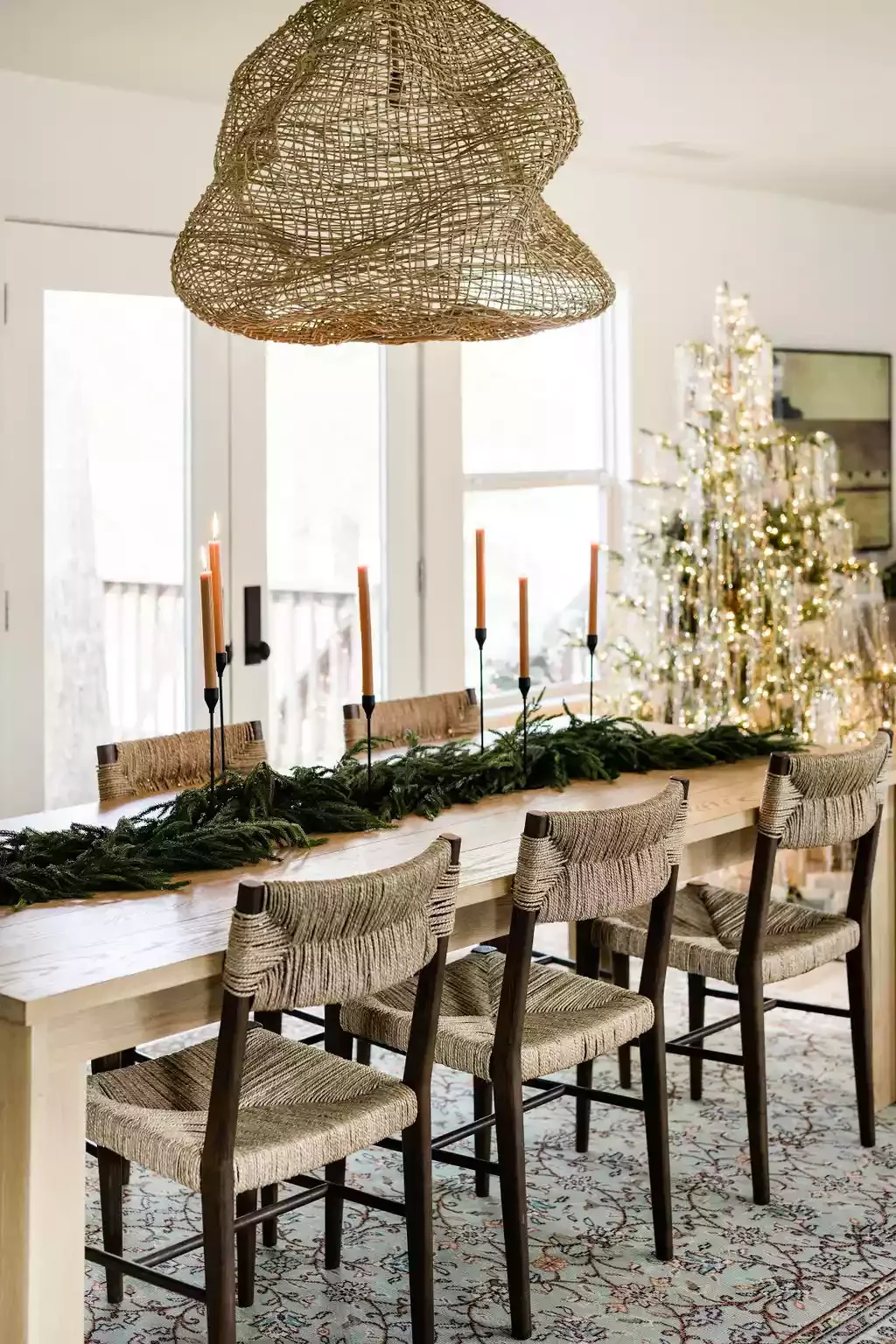 40 Stunning Christmas Table Decor Ideas That Will Make Your Holiday Gatherings Unforgettable 19 A Longer-Lasting Tablescape