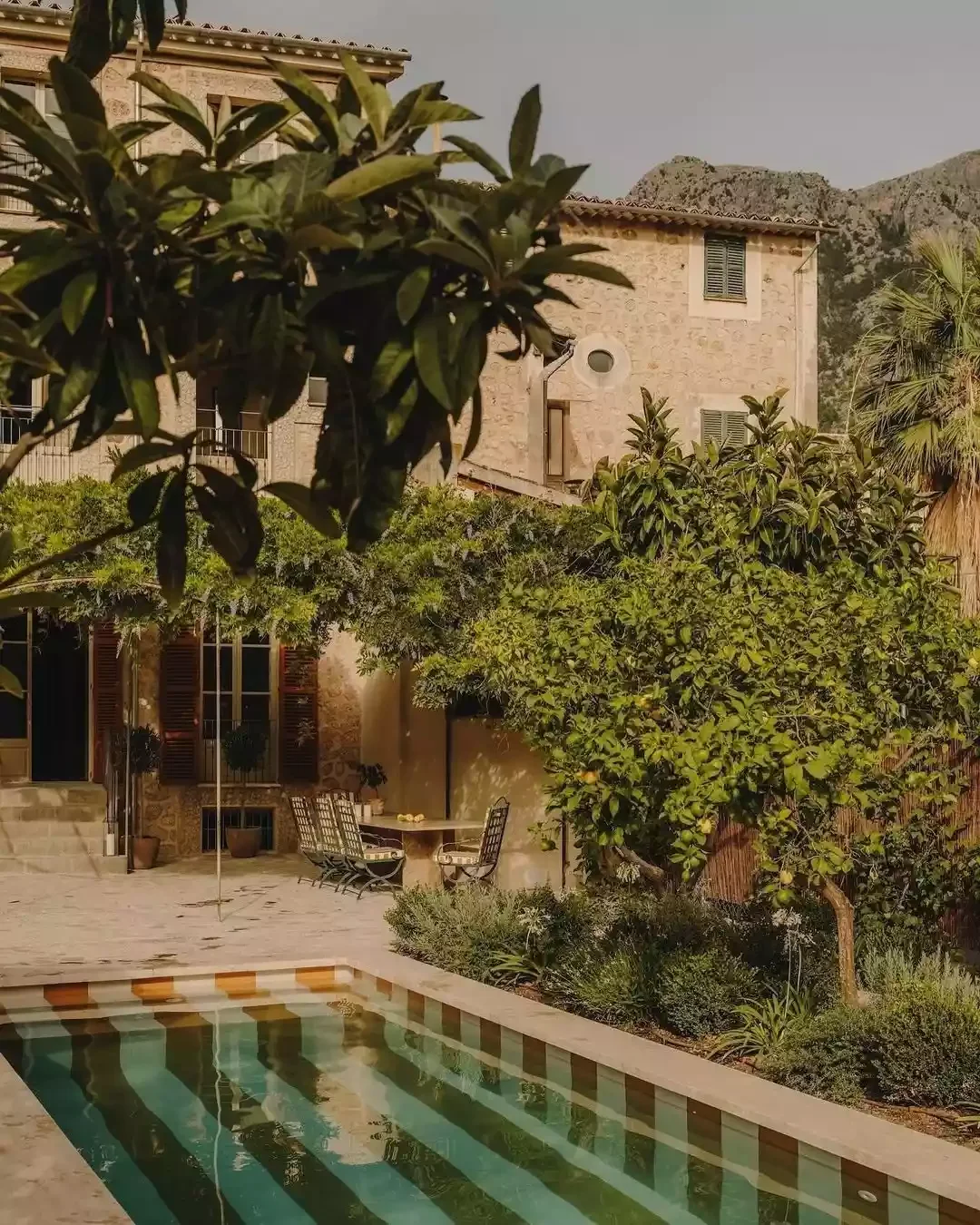 A Pool as a Garden Wall