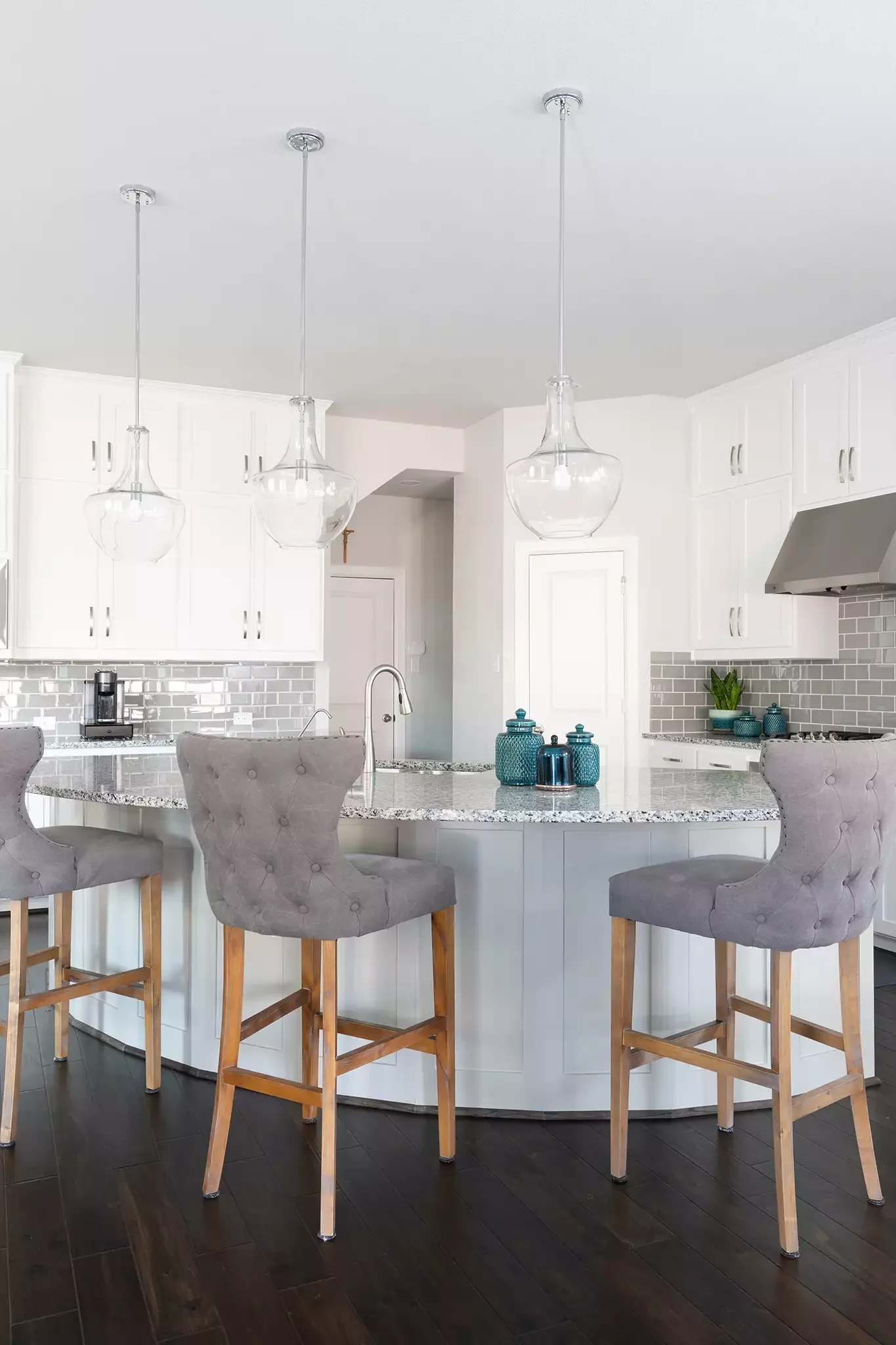 101 Kitchen Island Ideas That Will Transform Your Cooking Space 76 A Round Island Design
