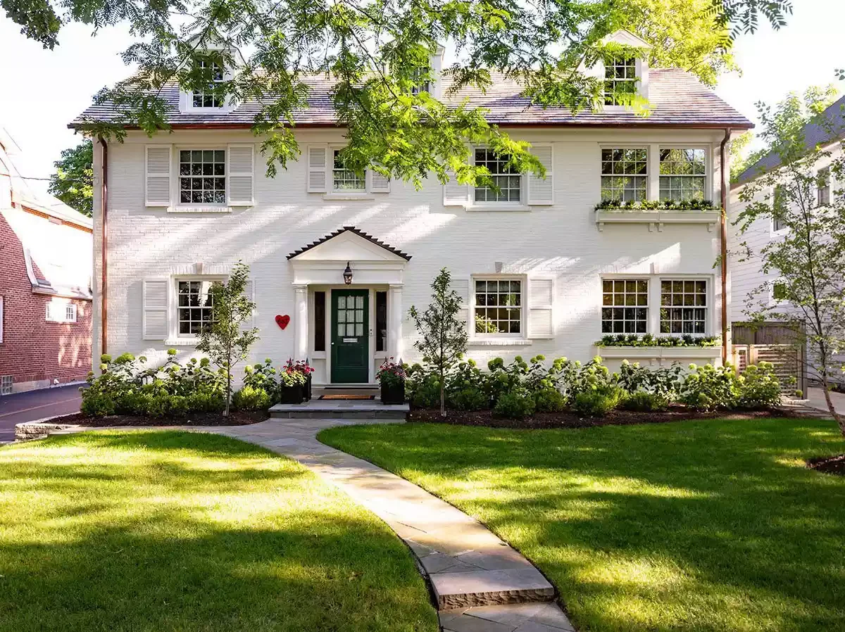 82 Stunning Front Yard Landscaping Ideas to Transform Your Home's Curb Appeal This Spring A Simple, Classic Front Yard