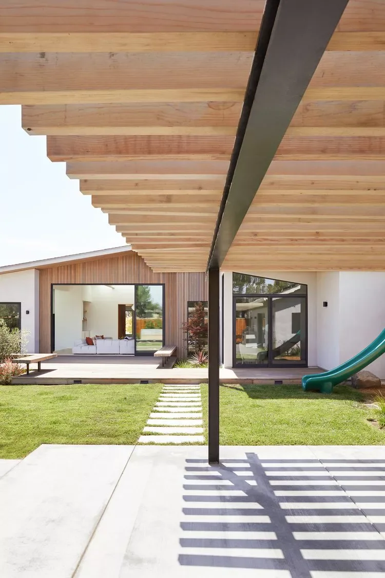 45 Beautiful Backyard Pathway Ideas to Transform Your Outdoor Space A Streamlined Look