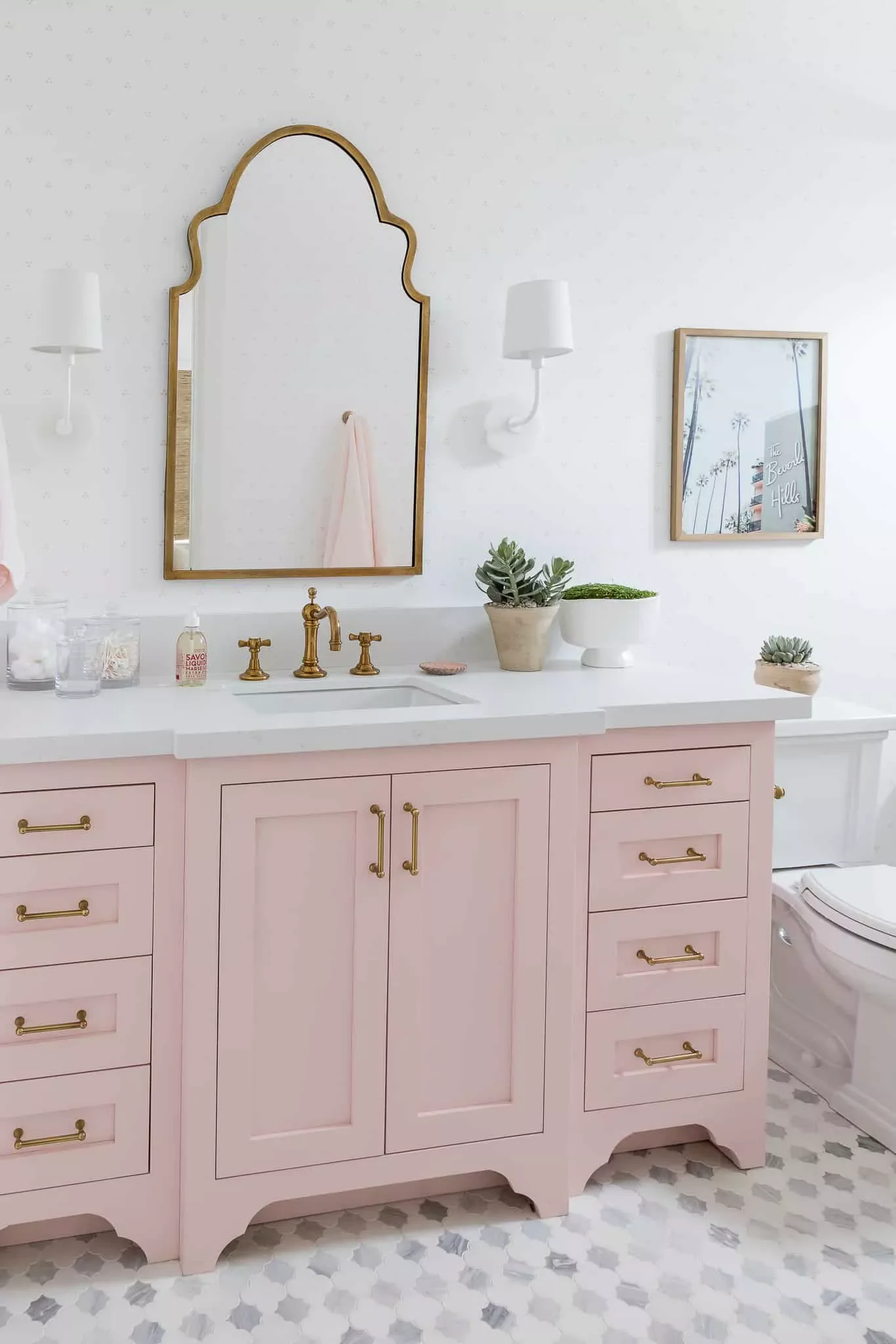 74 Amazing Bathroom Decorating Ideas That Will Transform Your Space 38 A Sweet Color Palette
