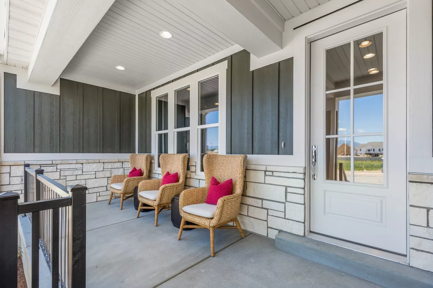 30 Stunning Porch Railing Designs to Transform Your Outdoor Space 18 A Variety of Textures