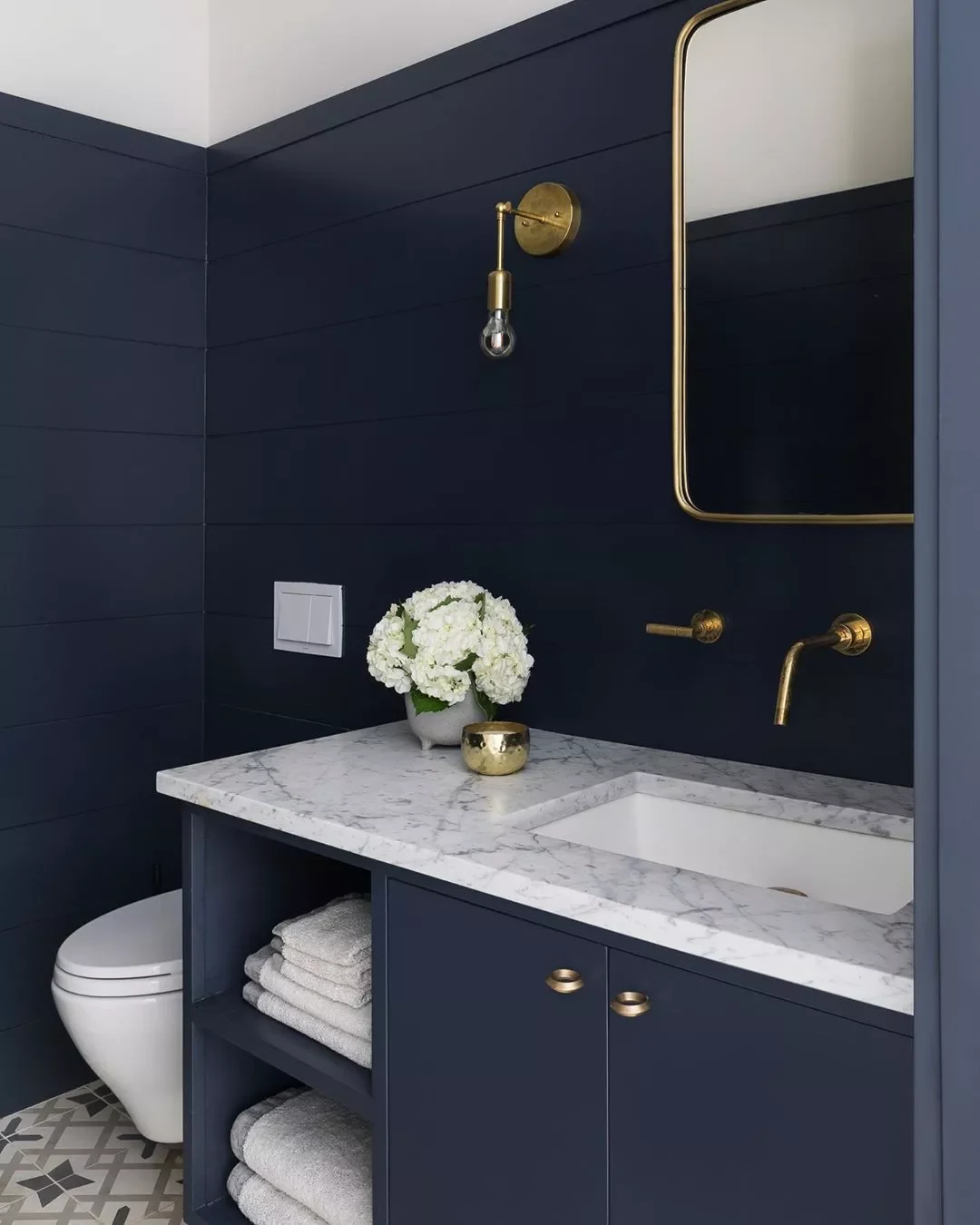 47 Beautiful Blue Room Inspirations to Transform Your Home 45 Accent Navy With Brass