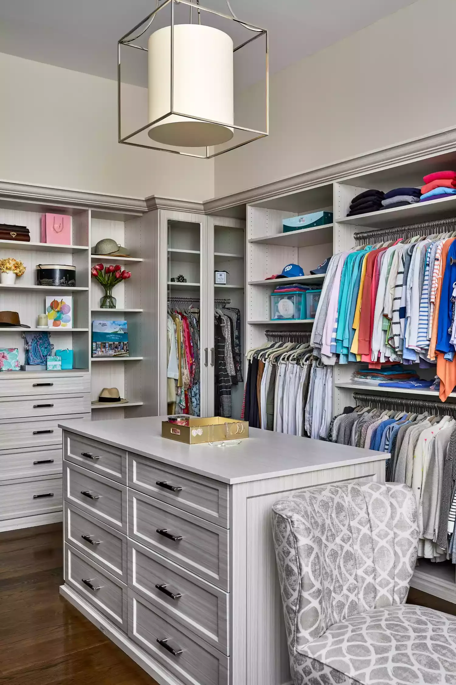 23 Walk-In Closet Island Ideas That Will Transform Your Dressing Room Accent Seating