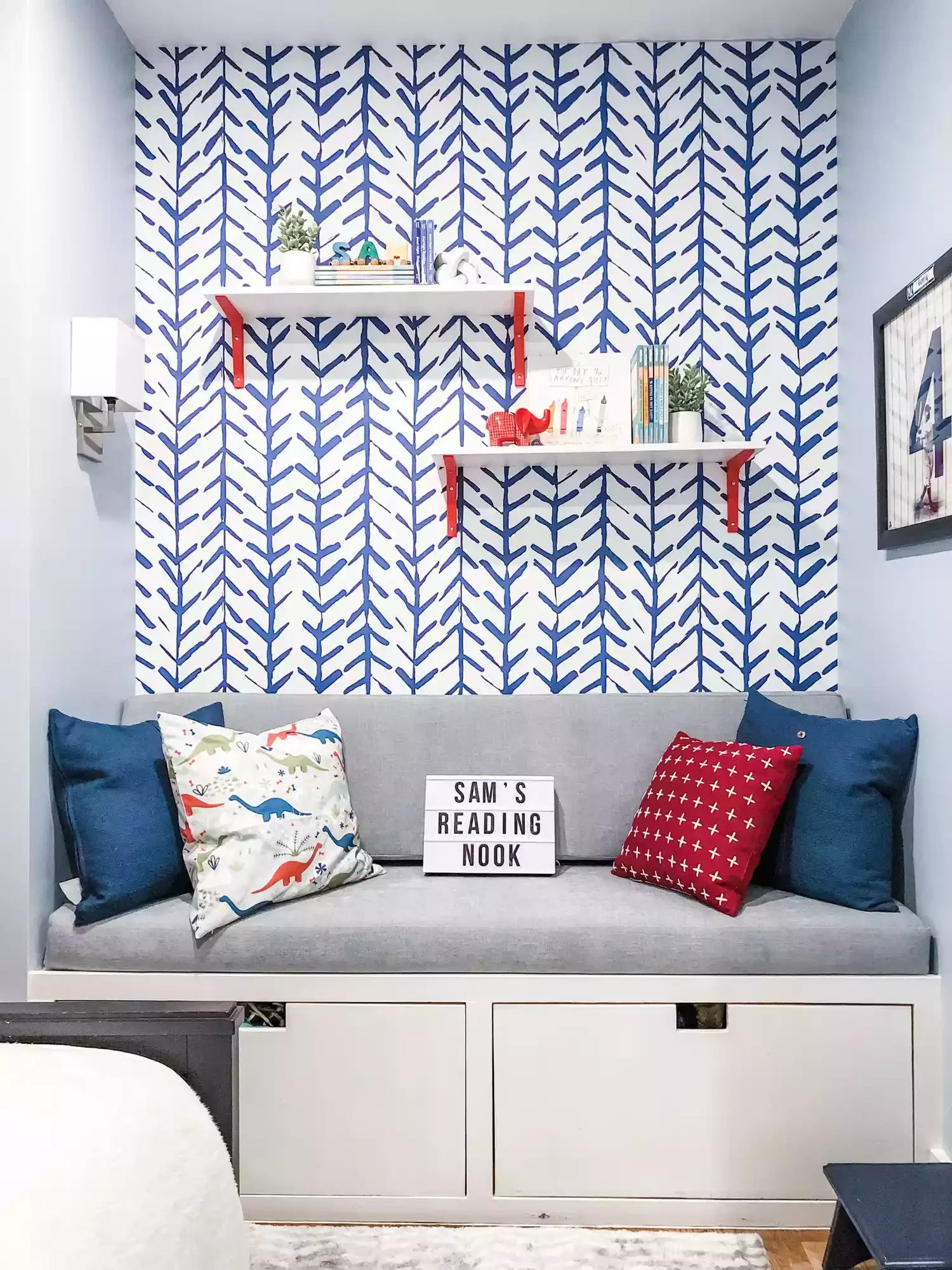 25 Enchanting Kids' Reading Nooks That Blend Style and Functionality 17 Accent Wall