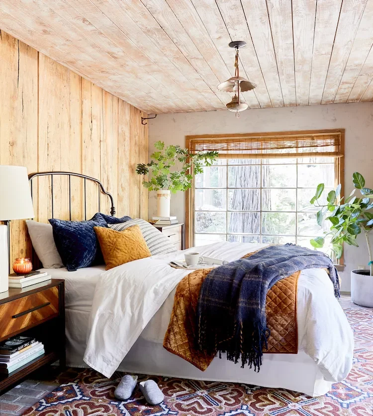 65 Cozy Fall Decorating Ideas to Transform Your Home This Autumn 23 Accent With Autumn Shades