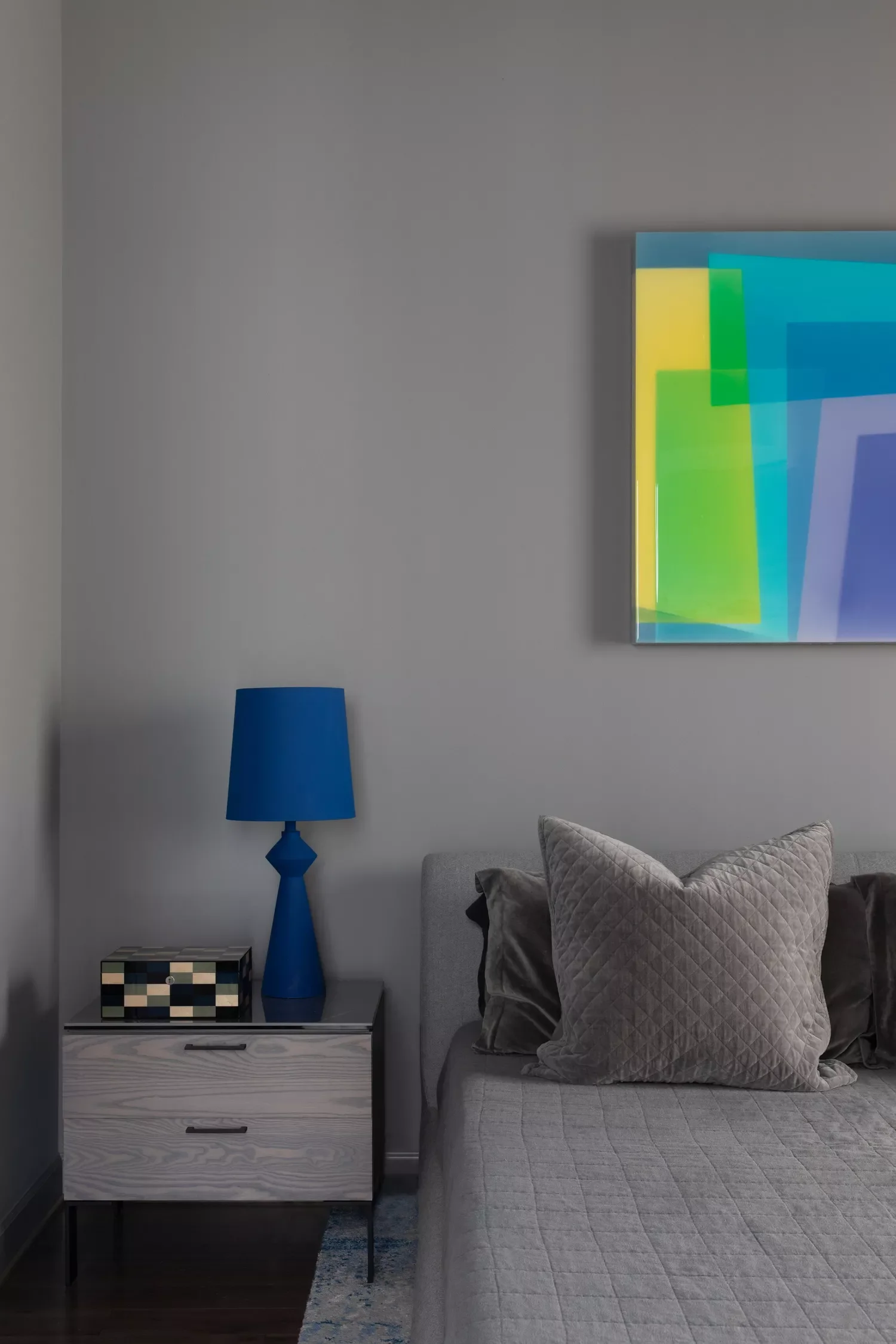 32 Creative Ways to Style Your Bedroom Walls 25 Accent With Bold Colors