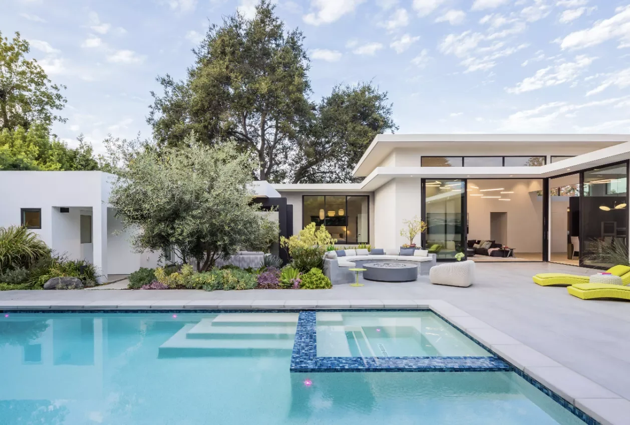 39 Contemporary Backyard Designs That Will Transform Your Outdoor Living Space 4 Accent With Color