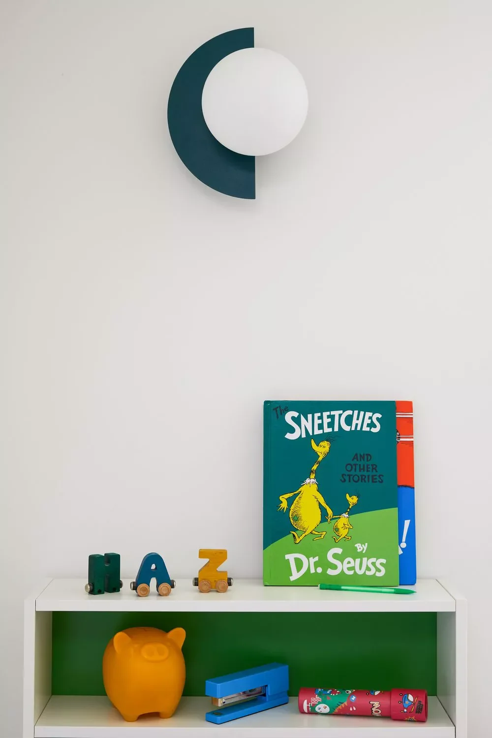31 Creative Toddler Bedroom Ideas That Will Delight Both Kids and Parents 17 Accent With Color