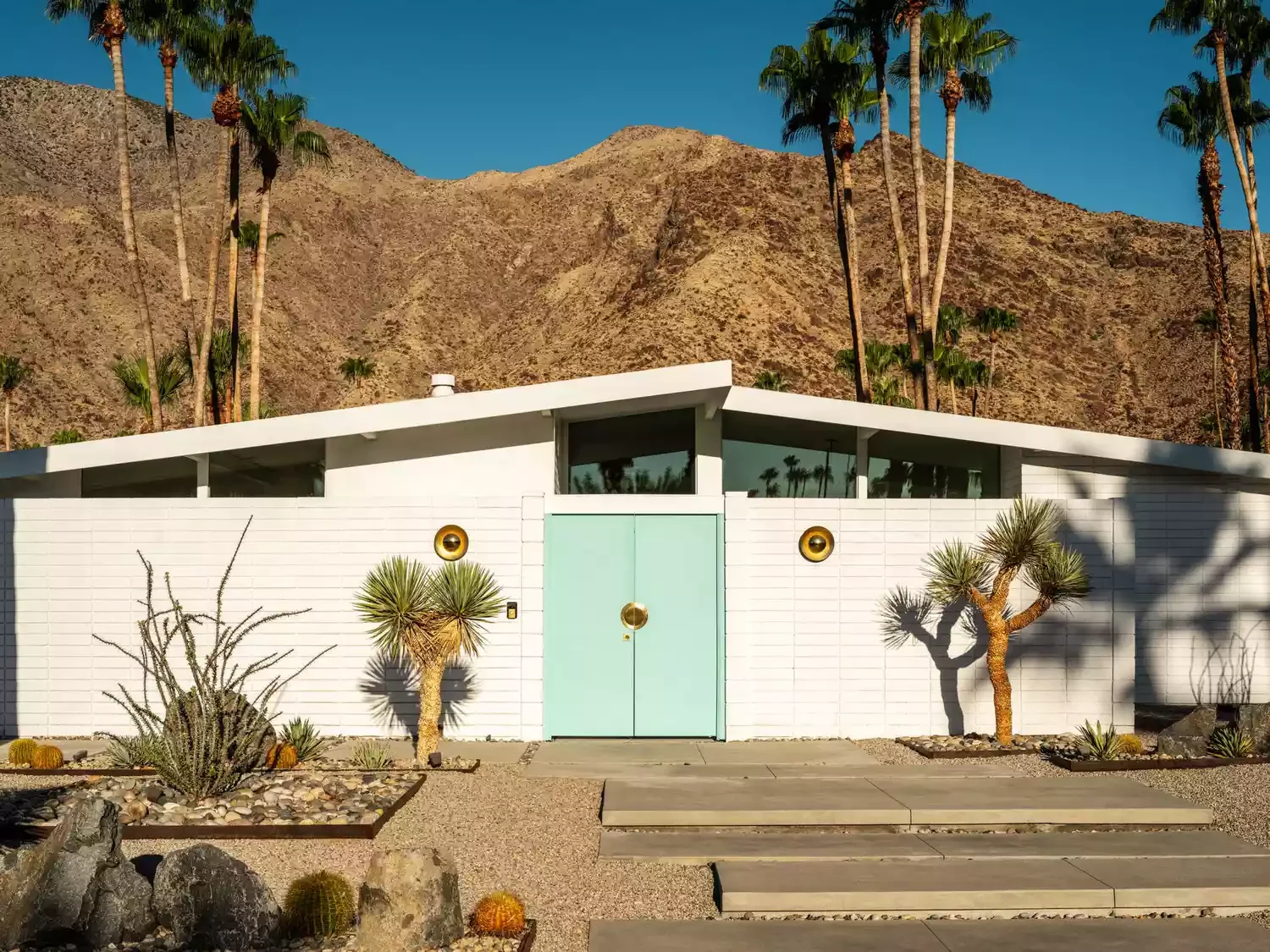 39 Stunning Front Door Decor Ideas to Welcome Every Season Accent With Gold