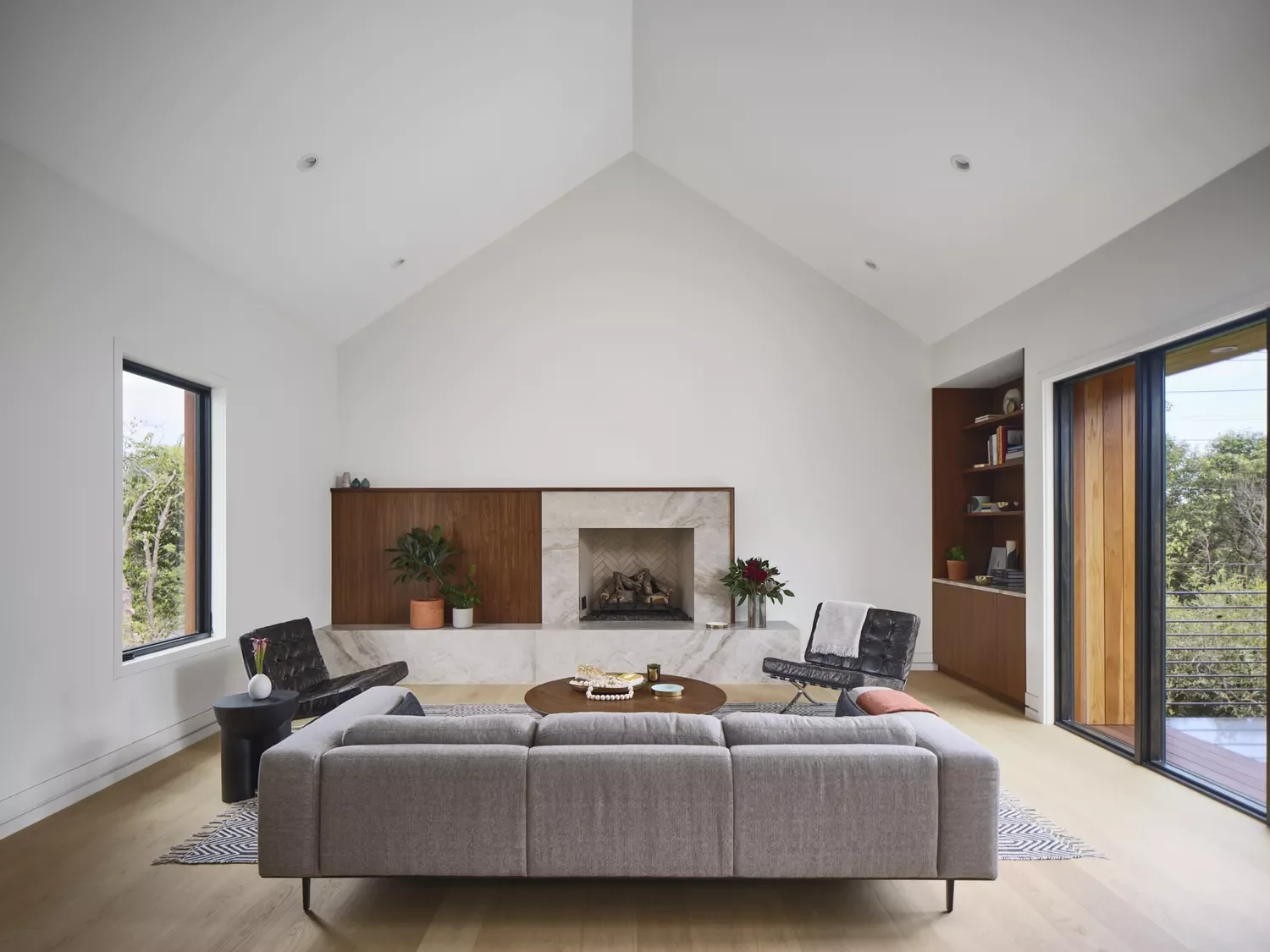 50 Elegant Living Room Ideas That Feel Warm and Inviting 6 Accent With Natural Stone