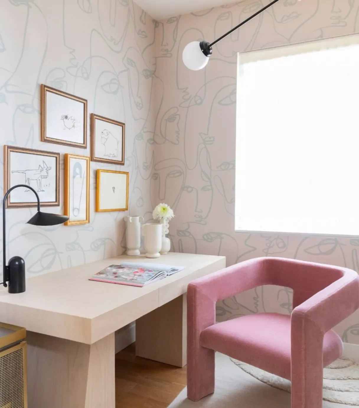 67 Stylish Modern Home Office Ideas That Make Working From Home a Joy Accent With Pink
