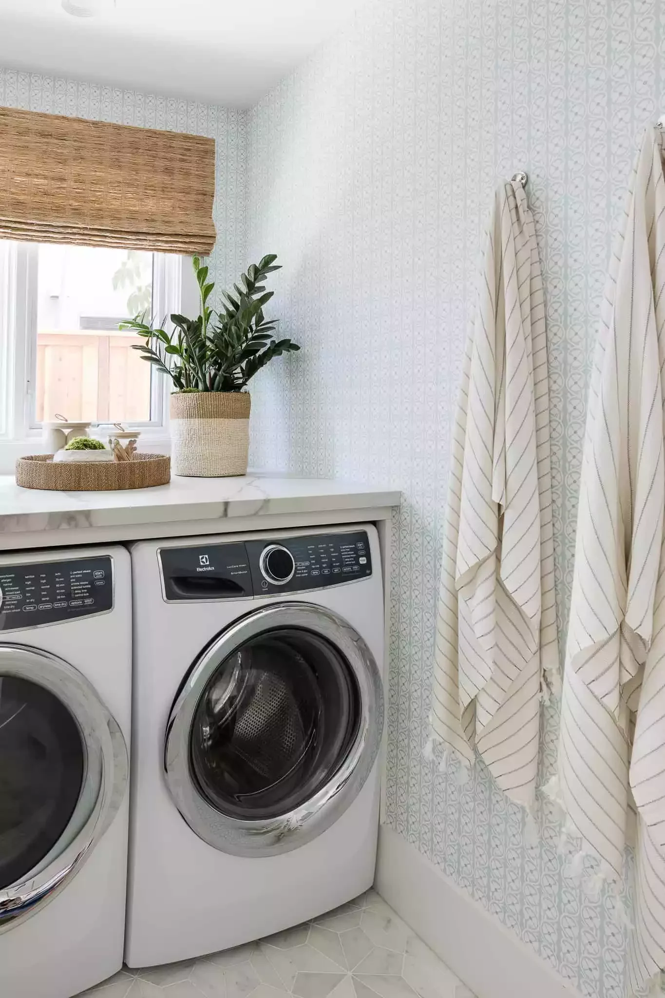 57 Creative Laundry Room Ideas That'll Make You Actually Enjoy Doing Chores Accent With Subtle Pattern
