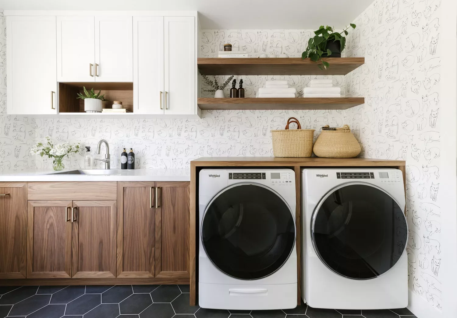 57 Creative Laundry Room Ideas That'll Make You Actually Enjoy Doing Chores Accent With Wood