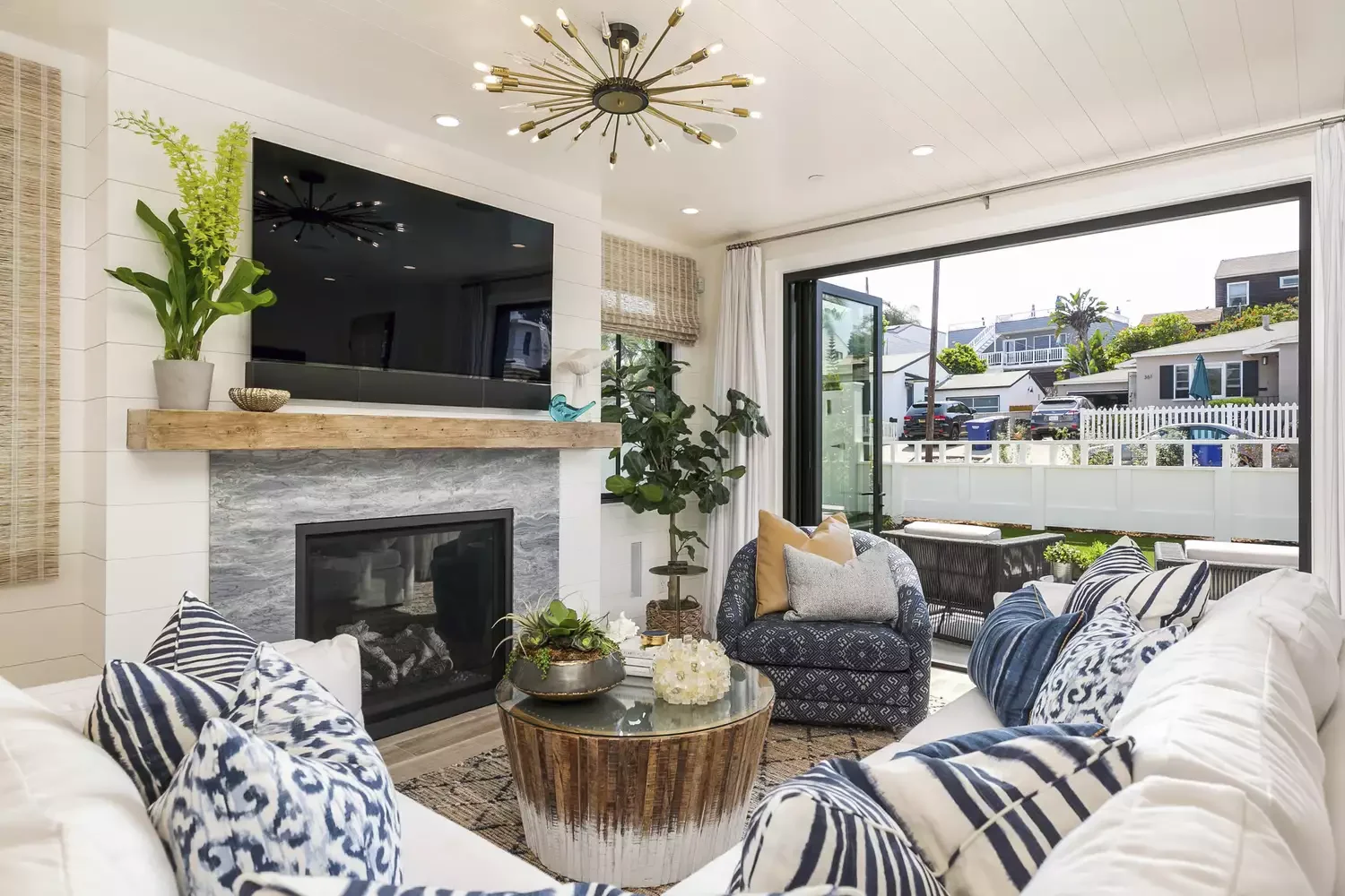 22 Stunning Sectional Sofa Ideas That Will Transform Your Living Space 11 Accessorize With Pillows
