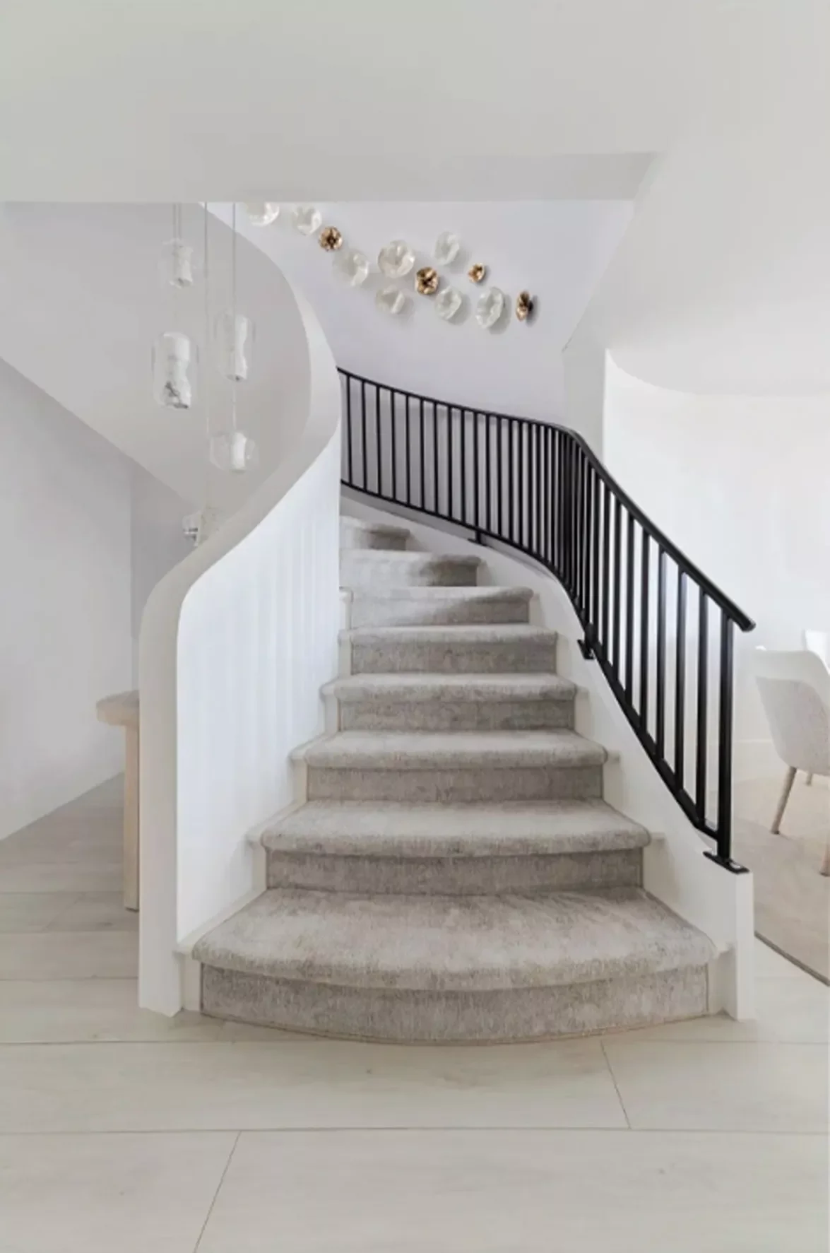 32 Staircase Design Ideas That Transformed Homes This Year Add Artwork Leading Upwards