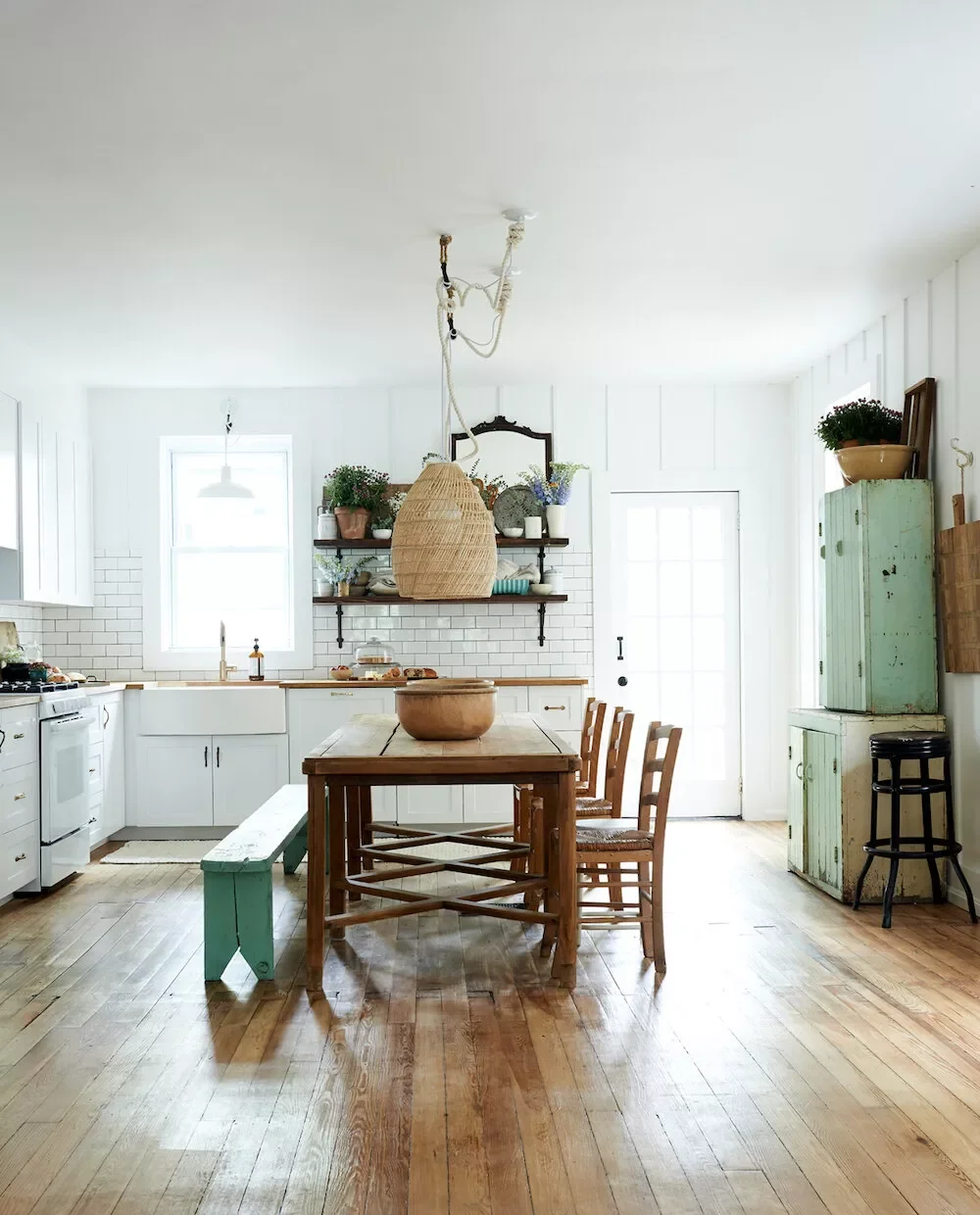 32 Modern Farmhouse Dining Room Ideas That Bring Rustic Warmth to Your Home Add Bench Seating