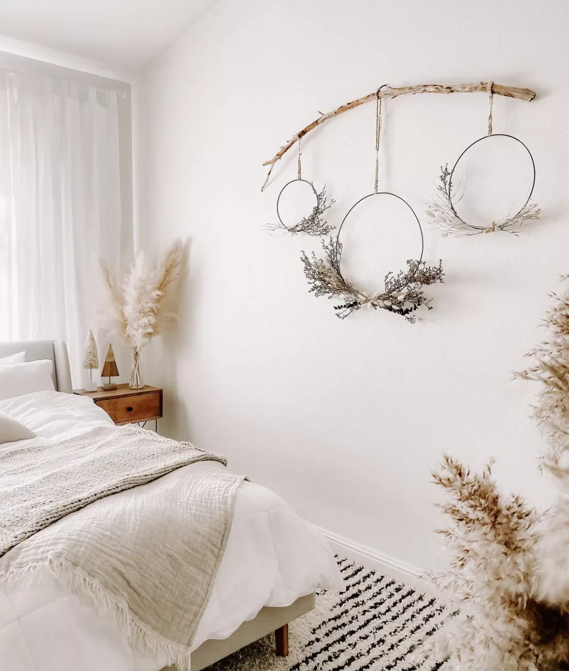 32 Christmas Bedroom Decor Ideas That Make Mornings Magical Add Boho Style