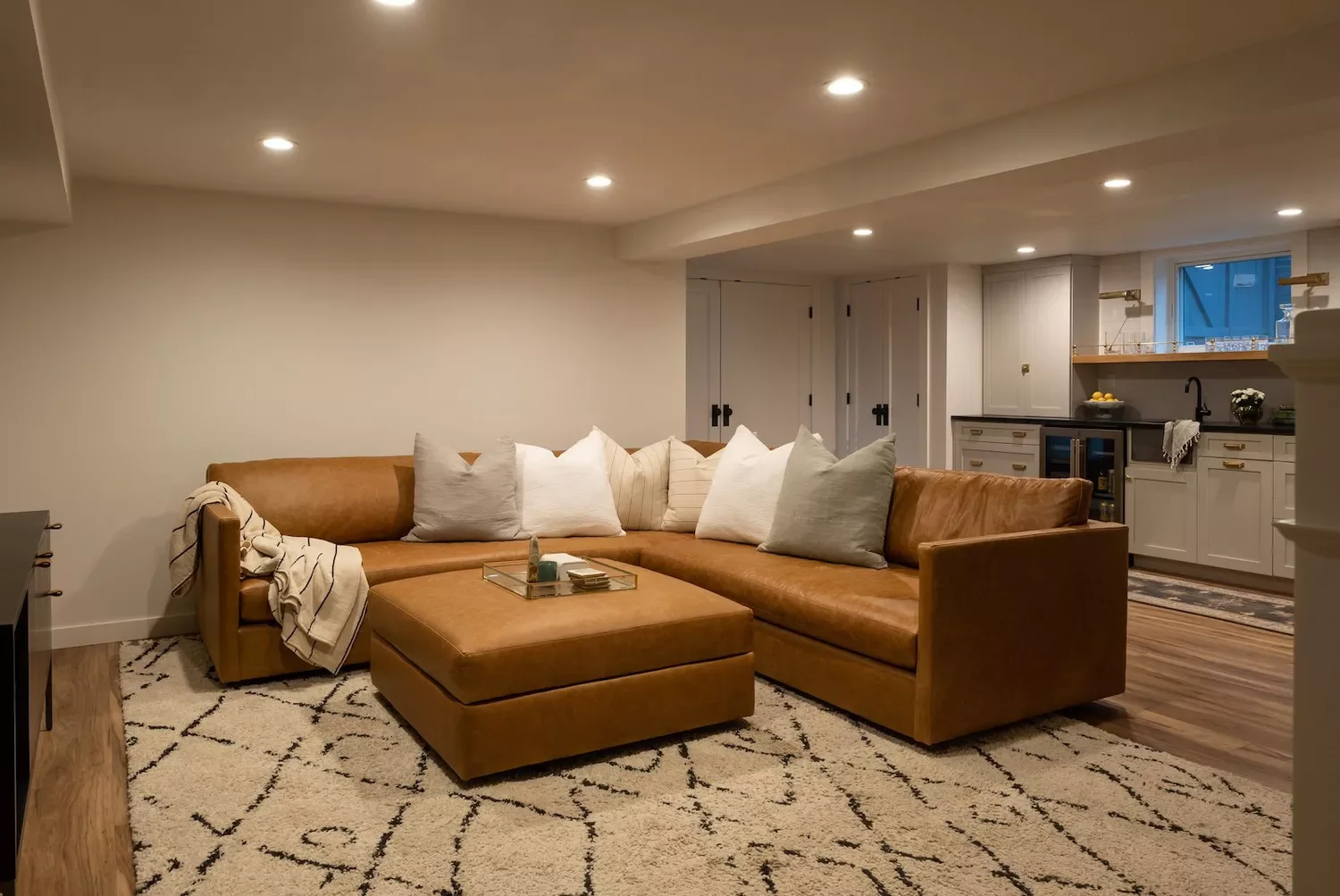 42 Stylish TV Room Ideas That Balance Entertainment and Beautiful Design 39 Add Can Lighting