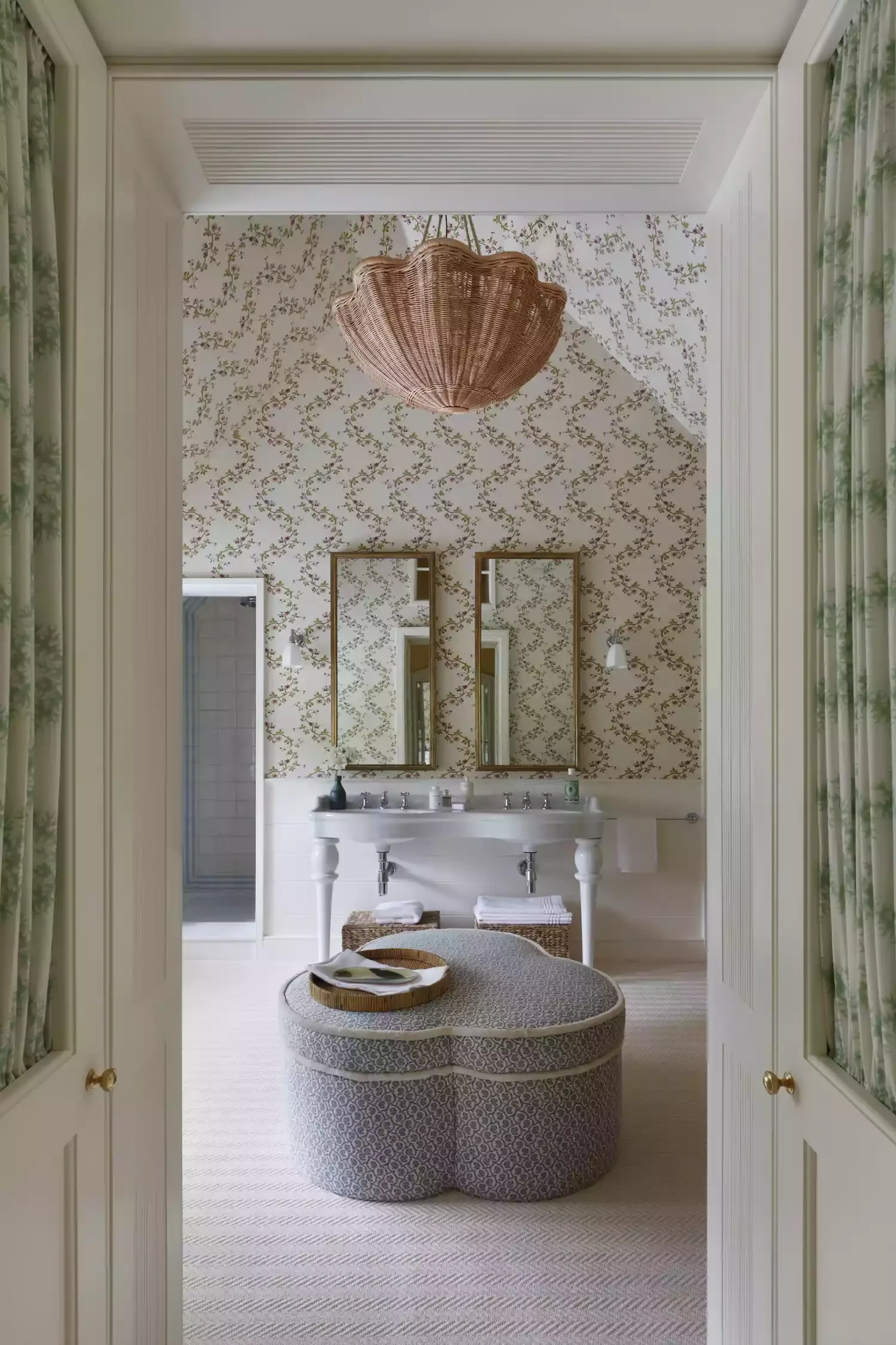 68 Stunning Bathroom Designs That Will Make You Never Want to Leave 42 Add Casual Seating