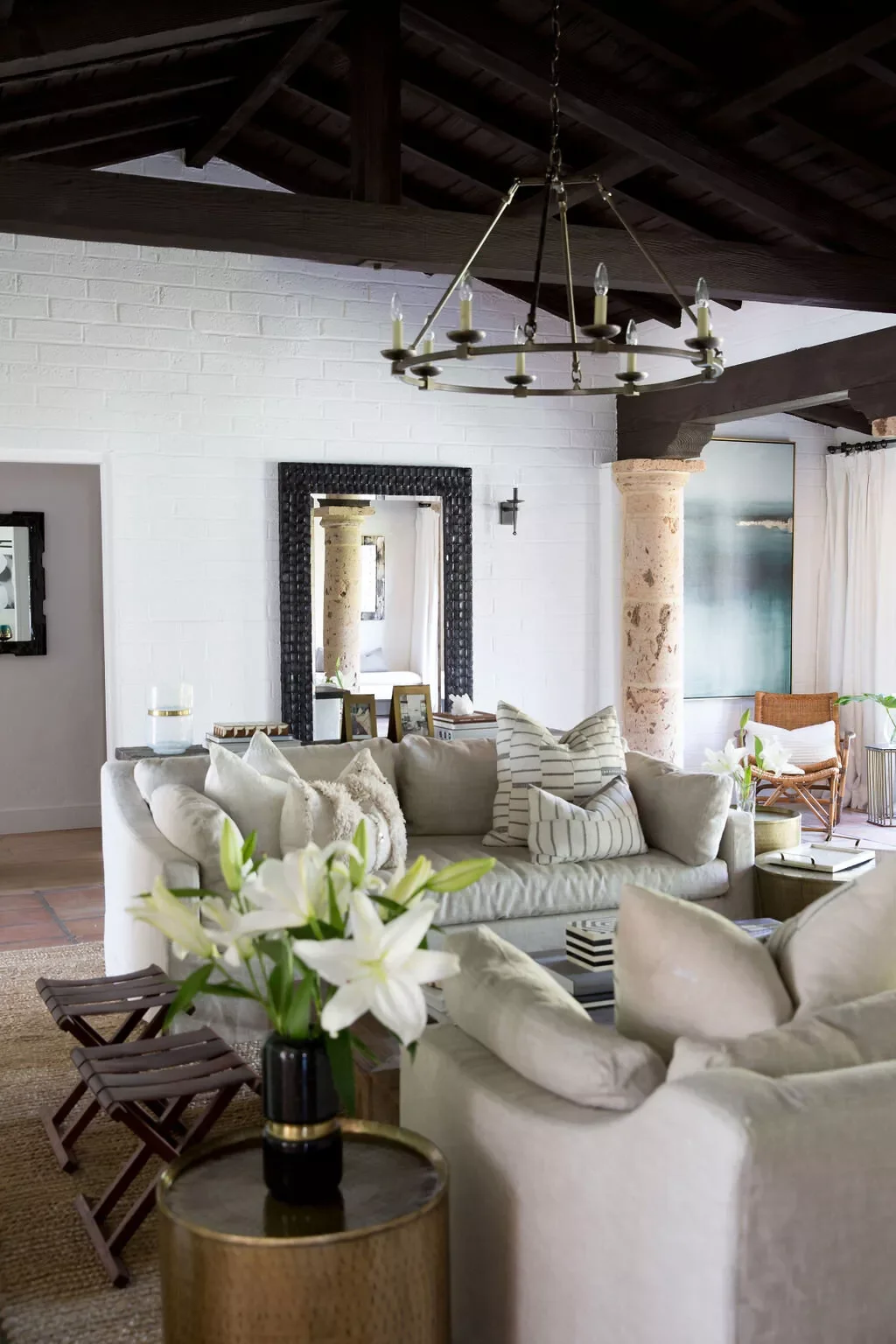 38 Charming Coastal Farmhouse Decorating Ideas to Transform Your Home 15 Add Coastal Farmhouse Architecture