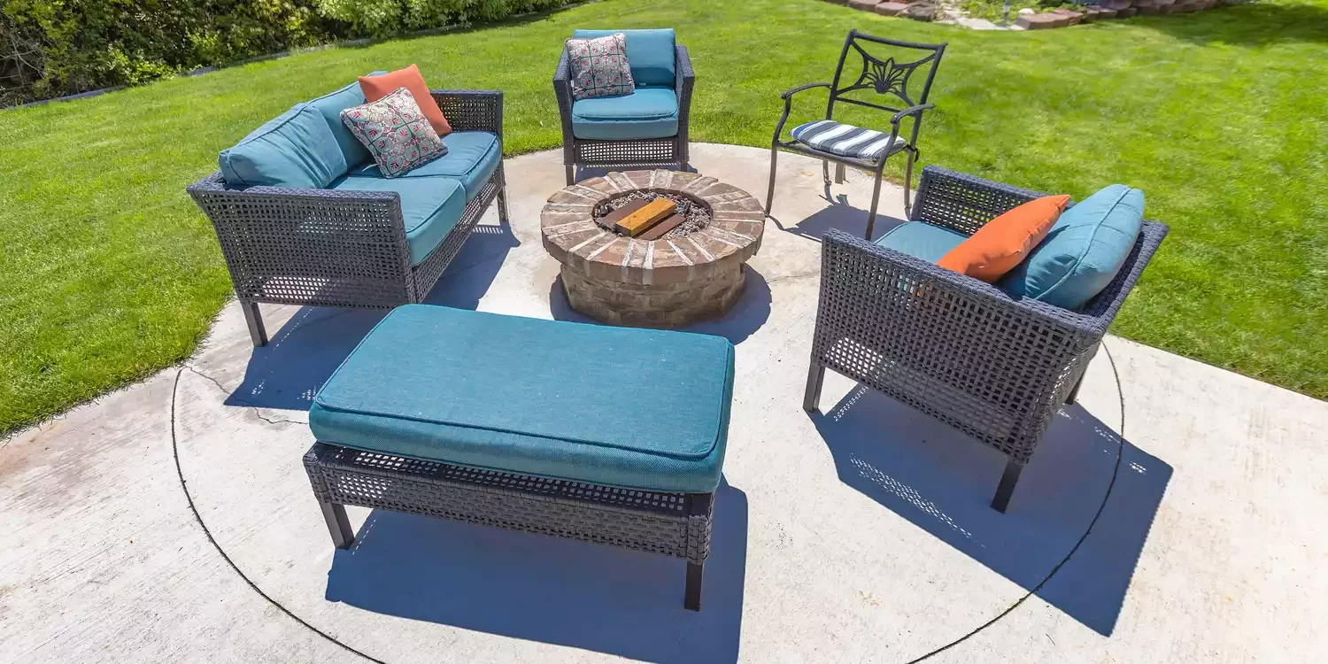 20 Beautiful Brick Fire Pit Designs to Transform Your Outdoor Space 18 Add Contrast