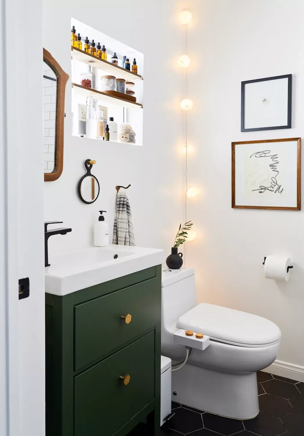 32 Christmas Bathroom Ideas That Create a Holiday Wonderland Add Easy Christmas Lighting