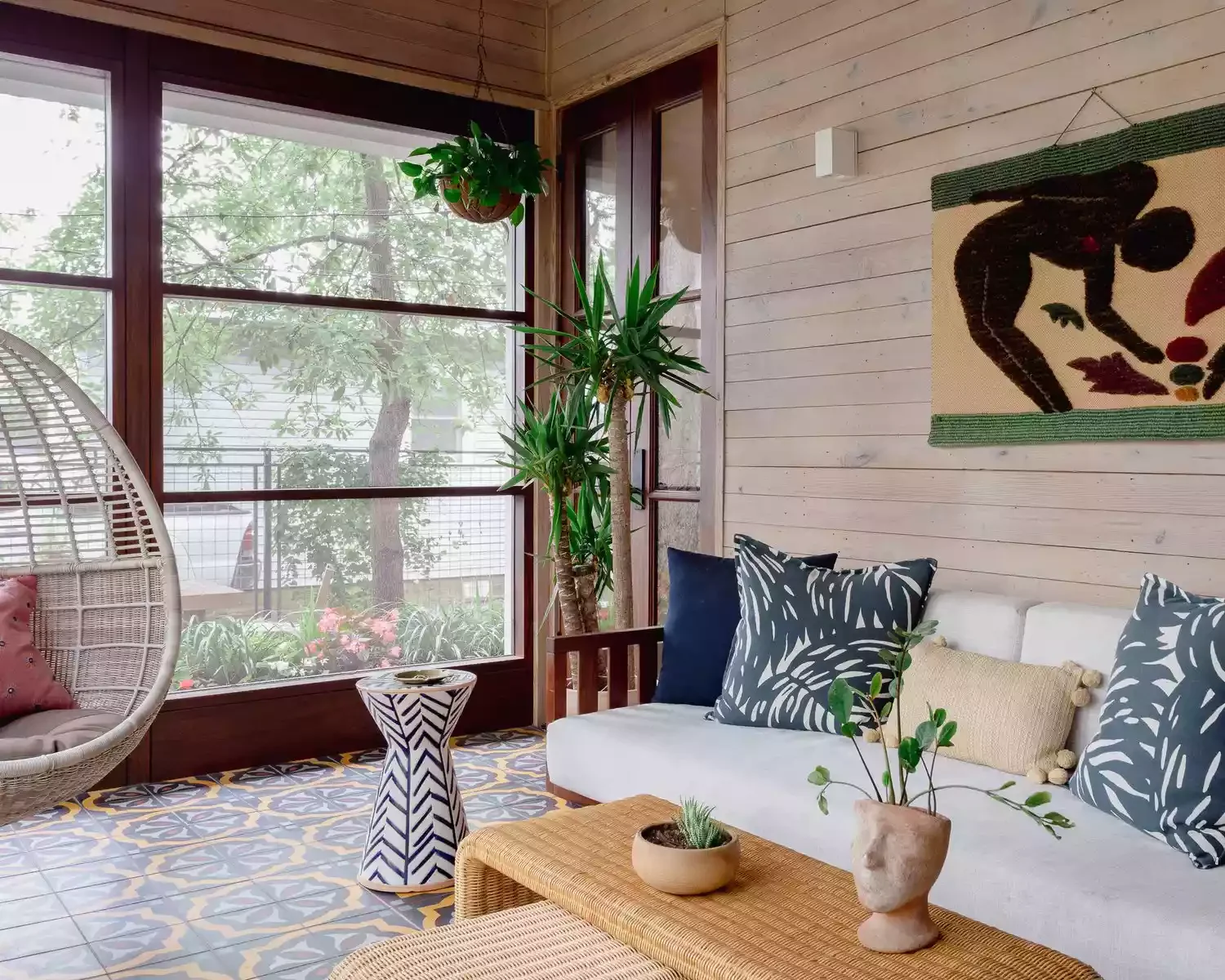 24 Stunning Modern Screened Porch Ideas to Transform Your Outdoor Living Space 3 Add Eclectic Touches