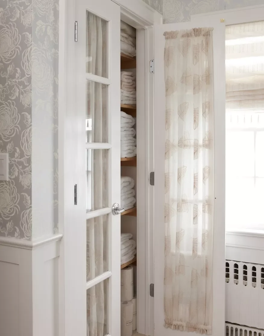 21 Gorgeous Closet Curtain Ideas That Instantly Hide Your Clutter Add Extra Privacy