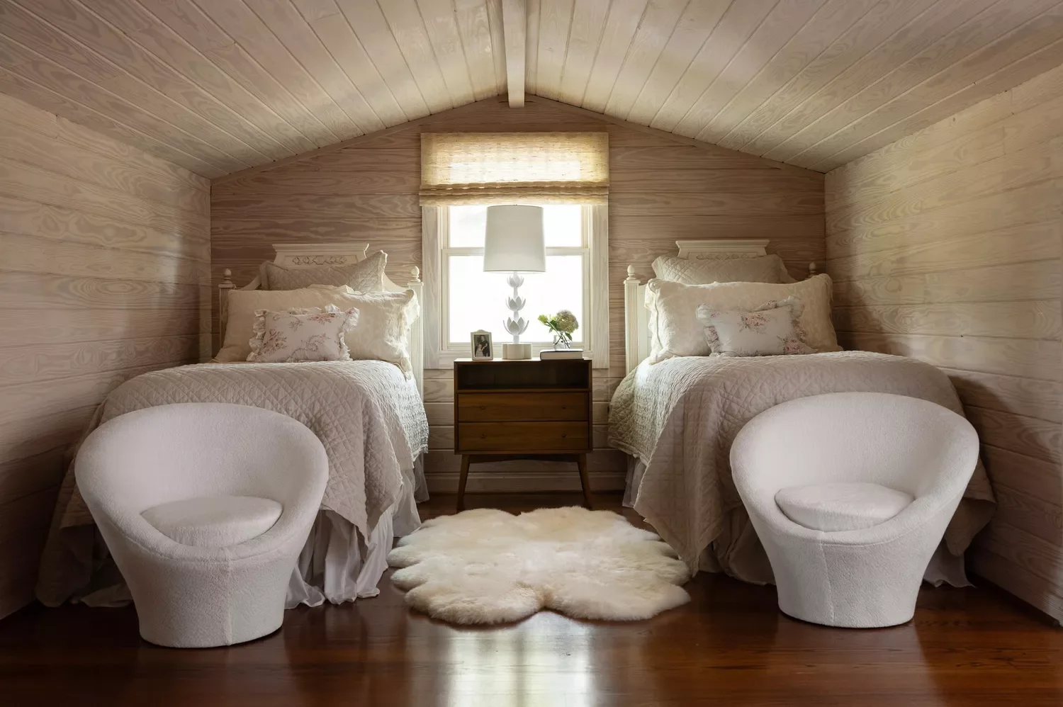 22 Smart Ways to Fit Two Beds in Your Small Bedroom 23 Add Extra Seating