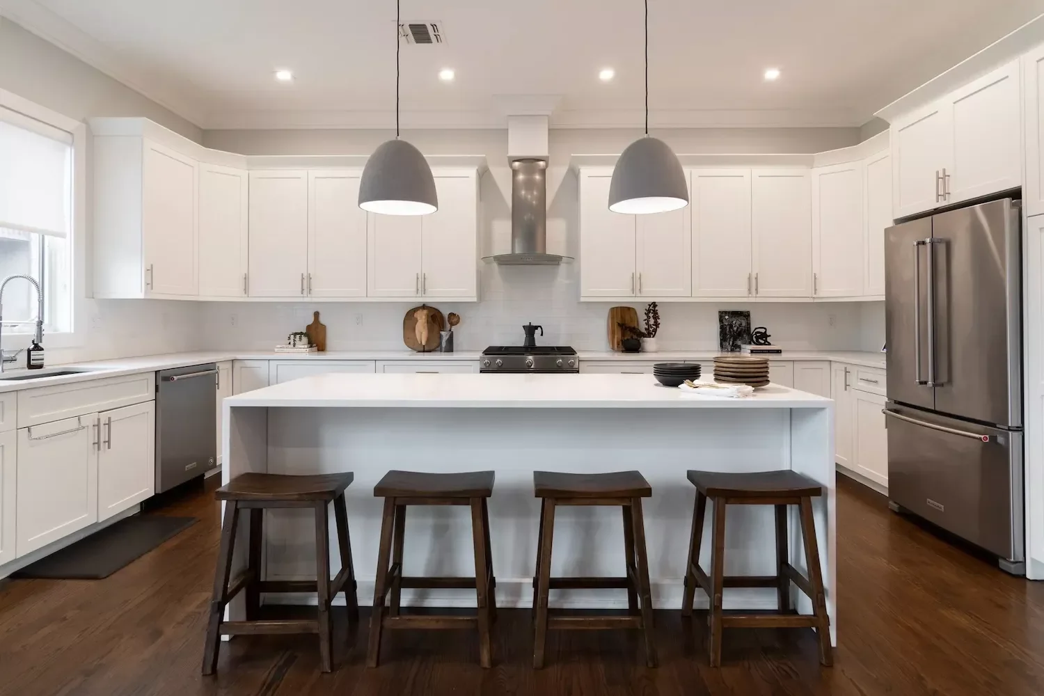 30 Brilliant Ways to Design Your Perfect U-Shaped Kitchen 20 Add Layered Lighting
