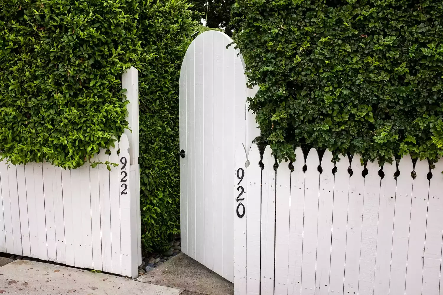 31 Stunning Front Yard Fence Ideas That Will Transform Your Home's Curb Appeal Add More Privacy to Your Yard