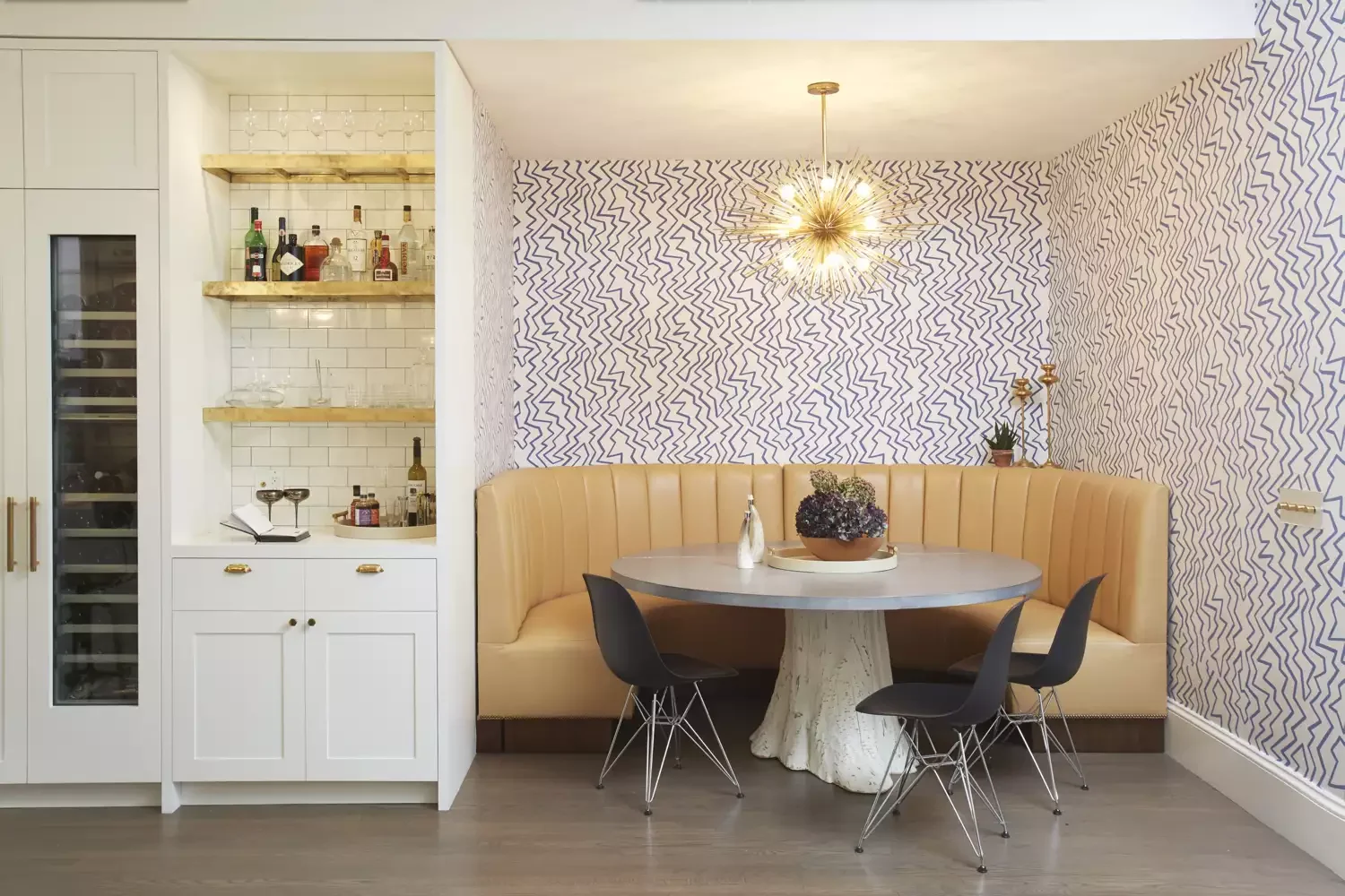 37 Stunning Kitchen Wallpaper Ideas That Will Transform Your Space Add Movement With Squiggles