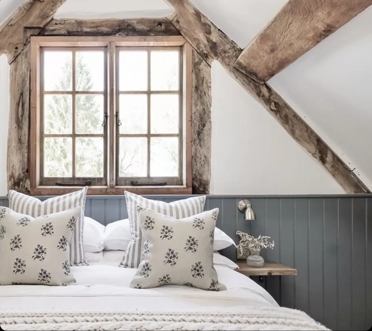 18 Rustic Cabin Decorating Ideas to Create Your Perfect Cozy Retreat 13 Add Pattern