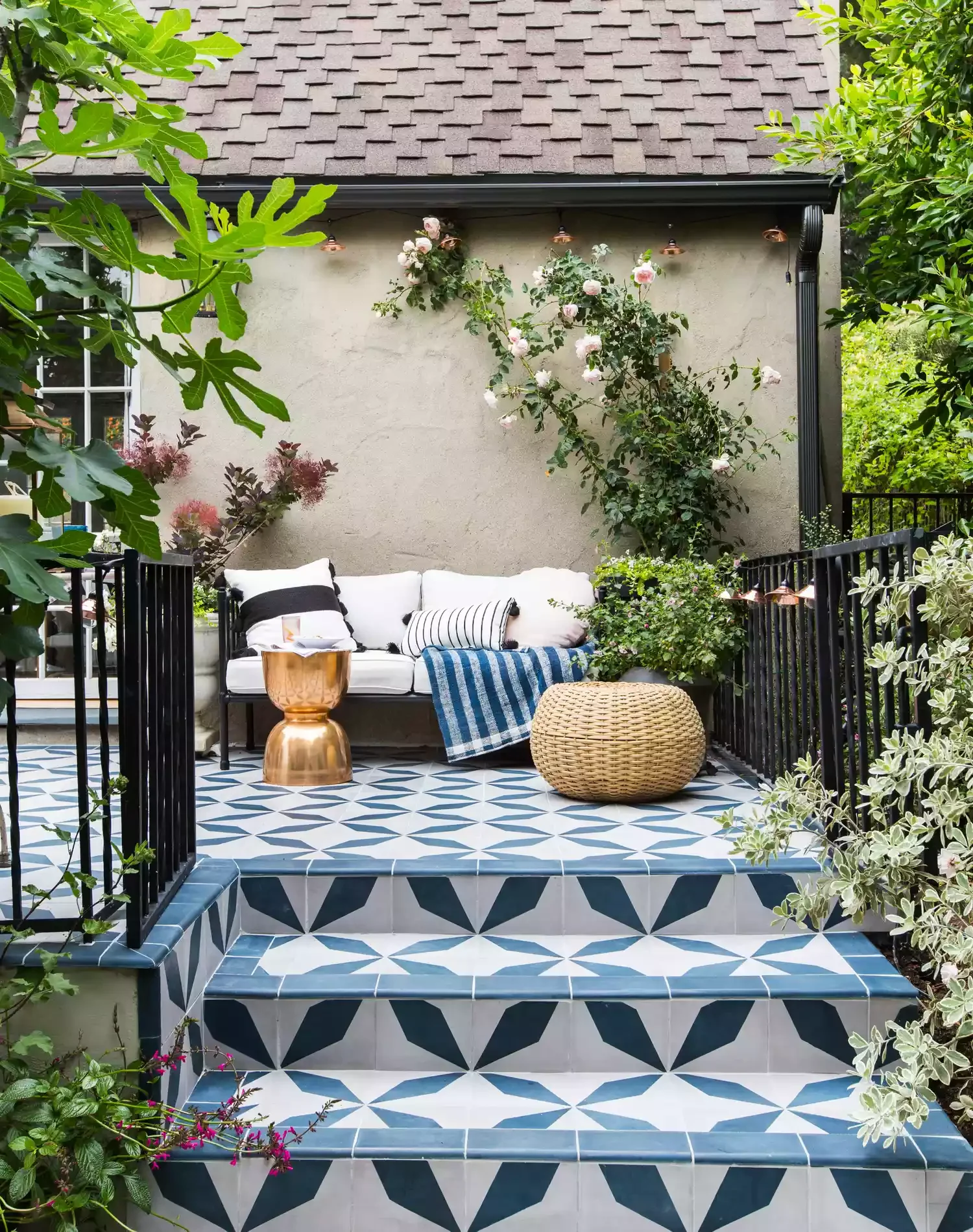 60 Garden Decor Ideas That Transform Your Outdoor Space Add Patterned Flooring