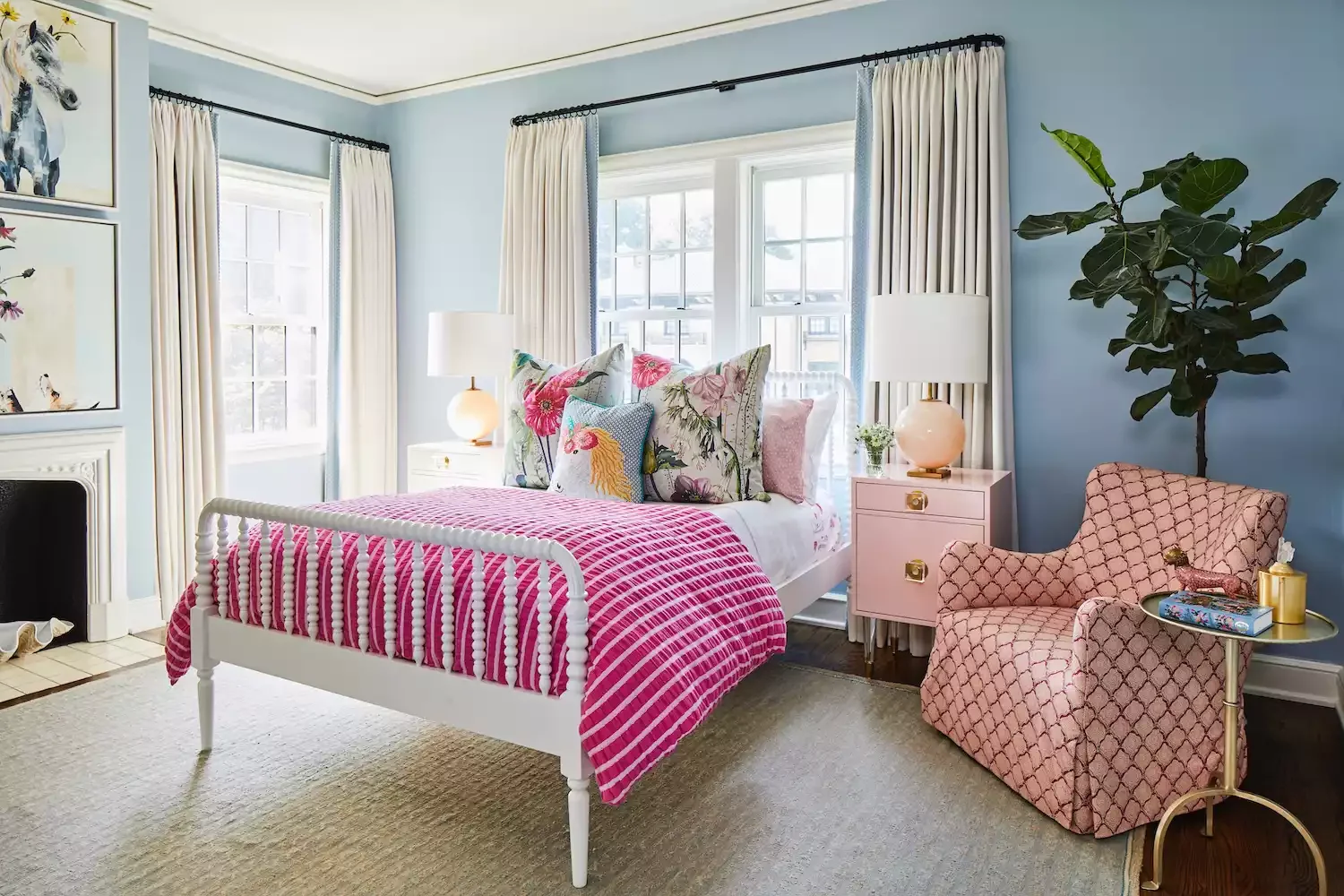 52 Creative and Stylish Teen Bedroom Design Ideas 12 Add Retro Chic Touches
