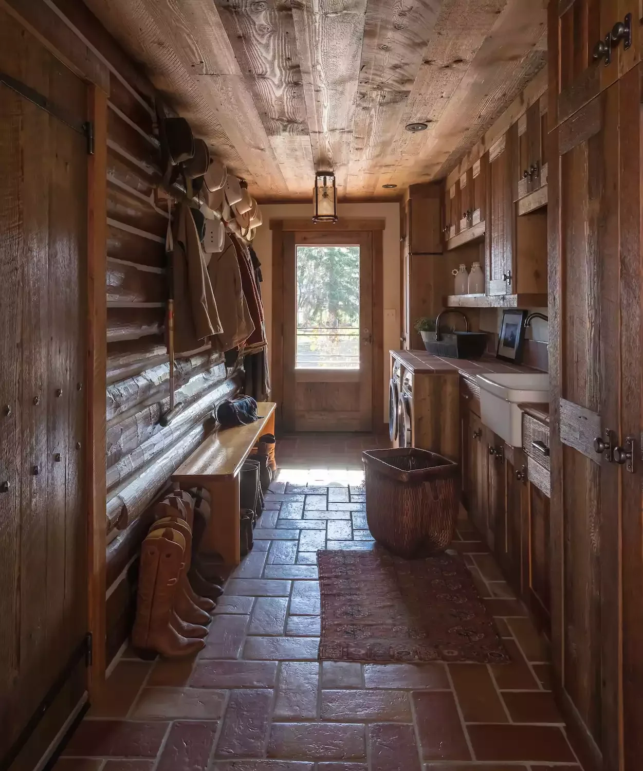 35 Stylish Mudroom and Laundry Room Combination Ideas That Maximize Space Add Rustic Western Style