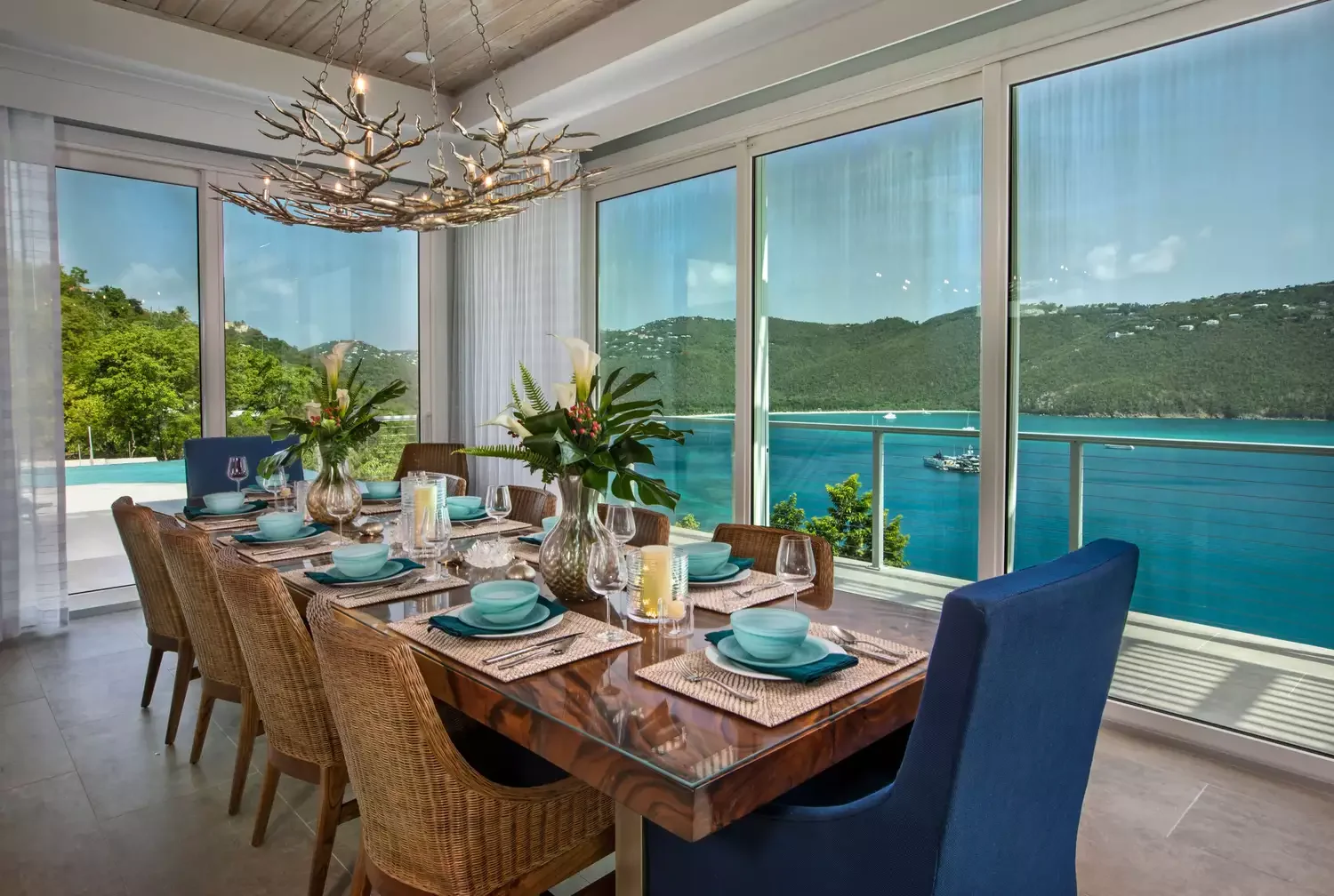 23 Stunning Window Treatment Ideas for Your Sliding Glass Doors 2 Add Sliding Window Treatments