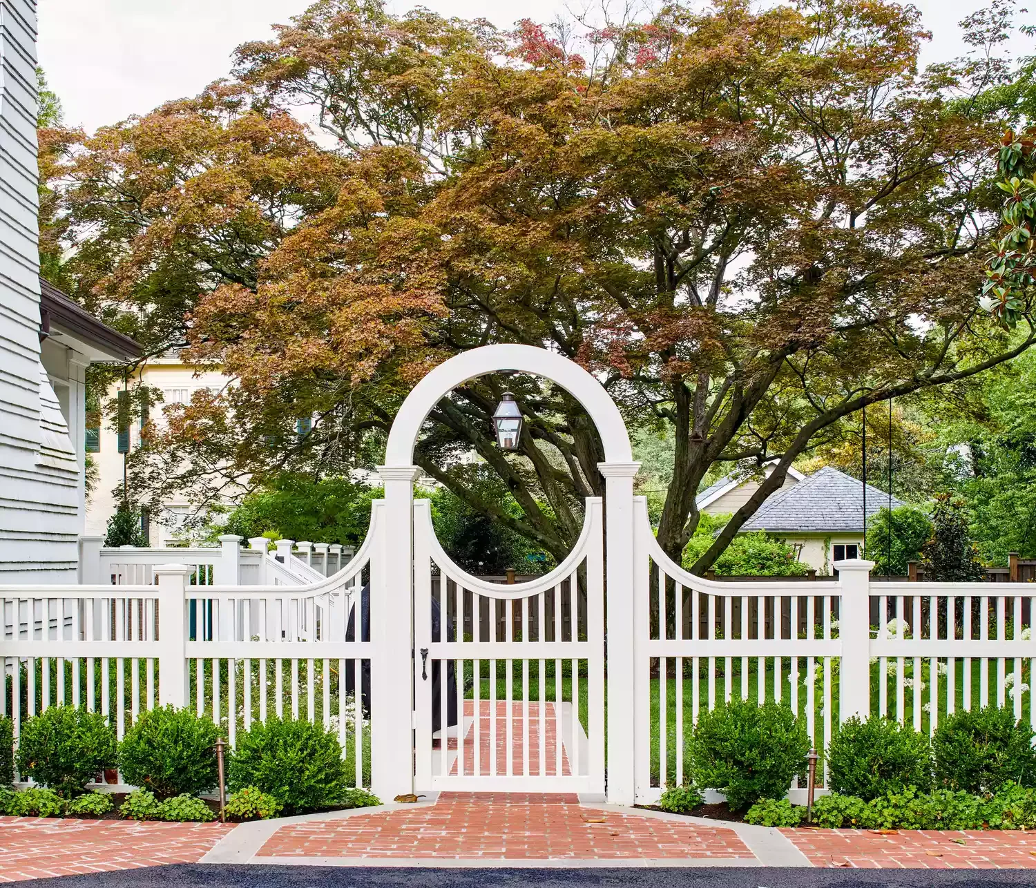52 Stunning Wooden Fence Designs That Add Rustic Charm to Your Outdoor Space Add Some Arches