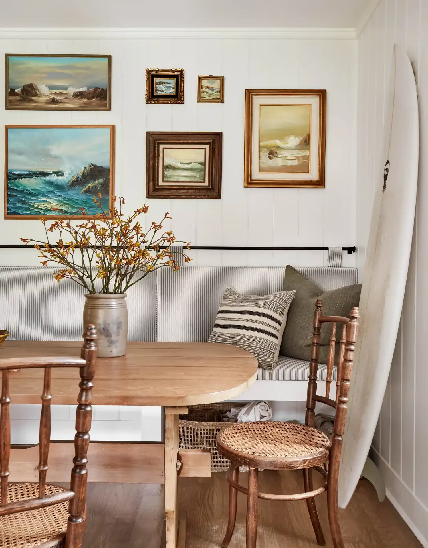 20 Beautiful Coastal Kitchen Designs That Will Transform Your Home 14 Add Some Nautical Art