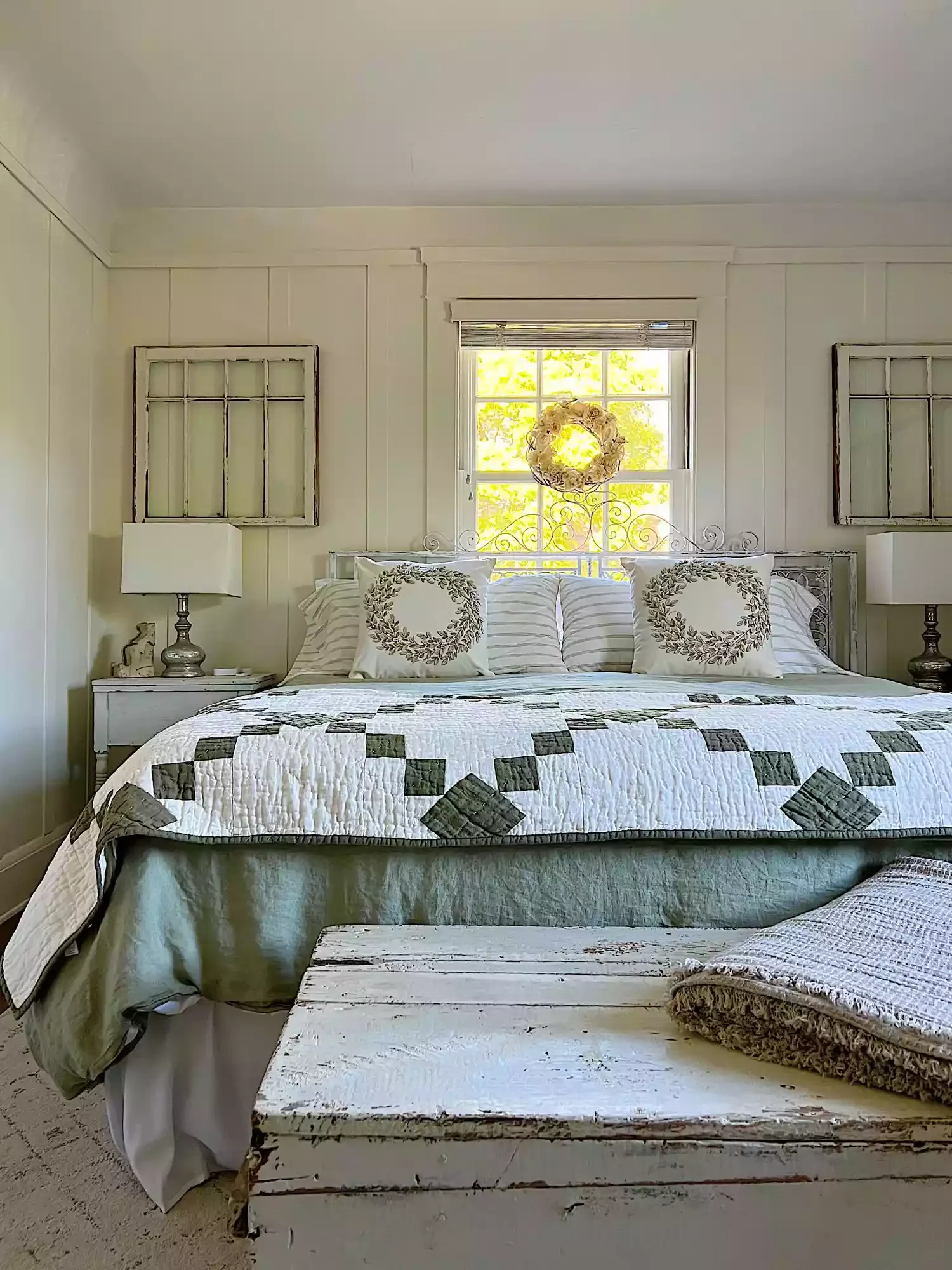 77 Bedroom Design Ideas That Perfectly Balance Personal Style and Sophistication Add Storage With a Trunk