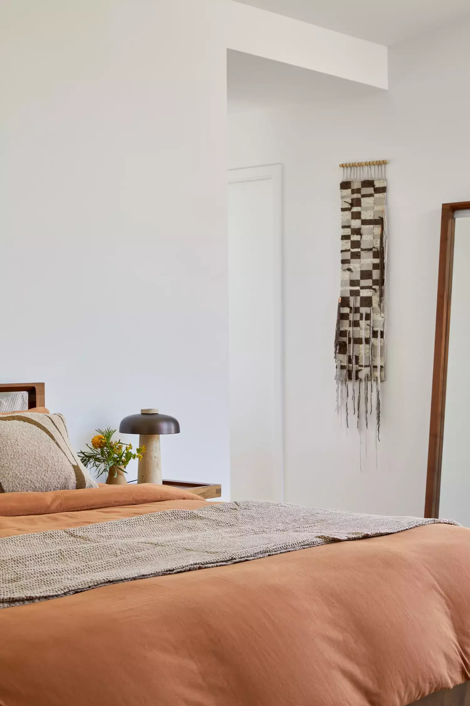 31 Luxurious Bedroom Design Ideas That Transform Your Space Into a Five-Star Retreat 17 Add Texture