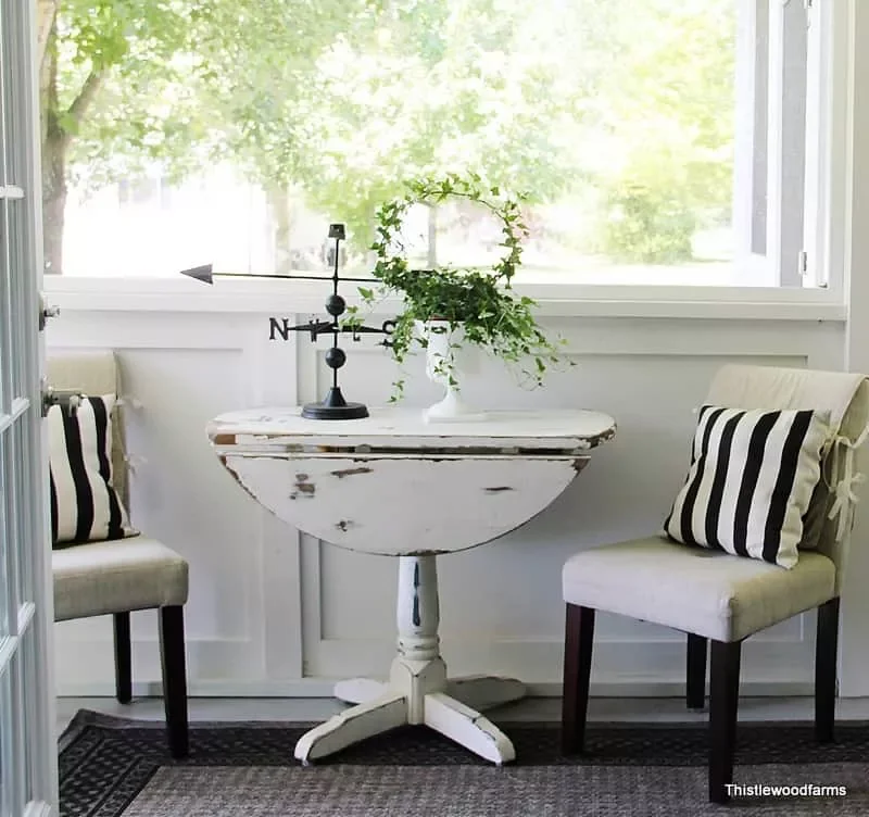 62 Stunning Screen Porch Ideas to Create the Perfect Indoor-Outdoor Retreat Add Timeless Accessories