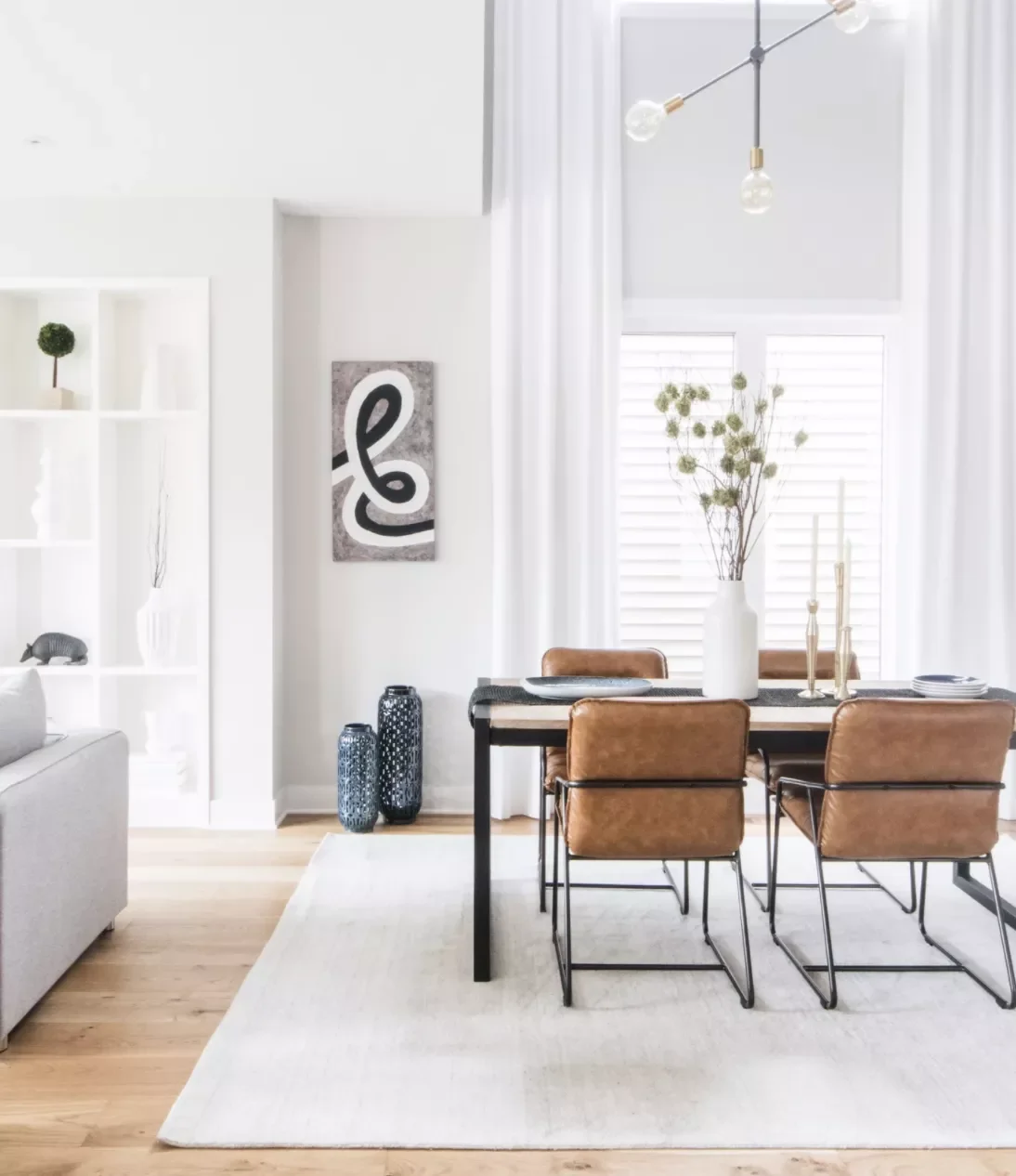 35 Brilliant Open Floor Plan Design Ideas That Create Amazing Flow 22 Add Warm Dining Room Seating